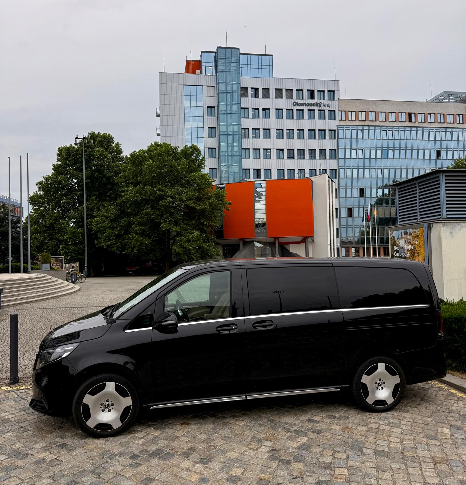 NOIR LINE - LUXURY VIP TRANSFERS foto 4