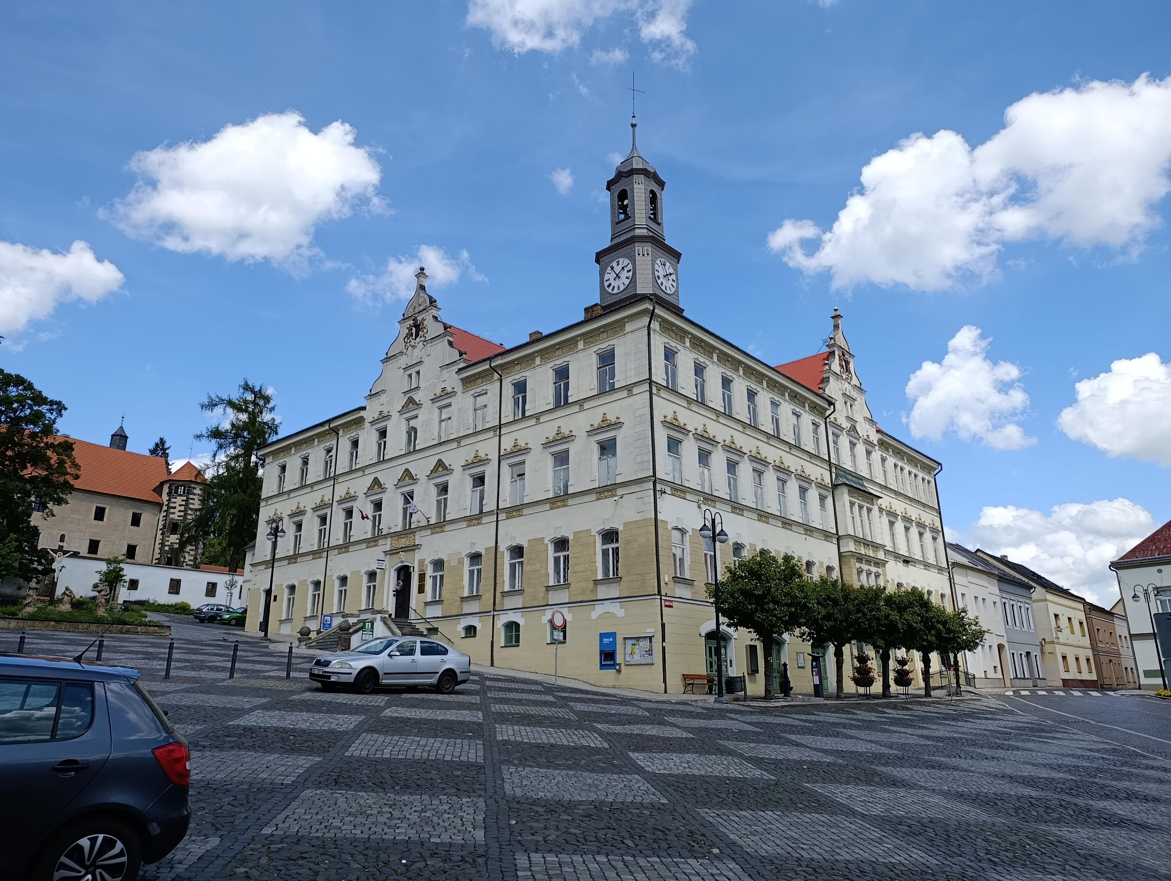 Benešov nad Ploučnicí - městský úřad foto 2