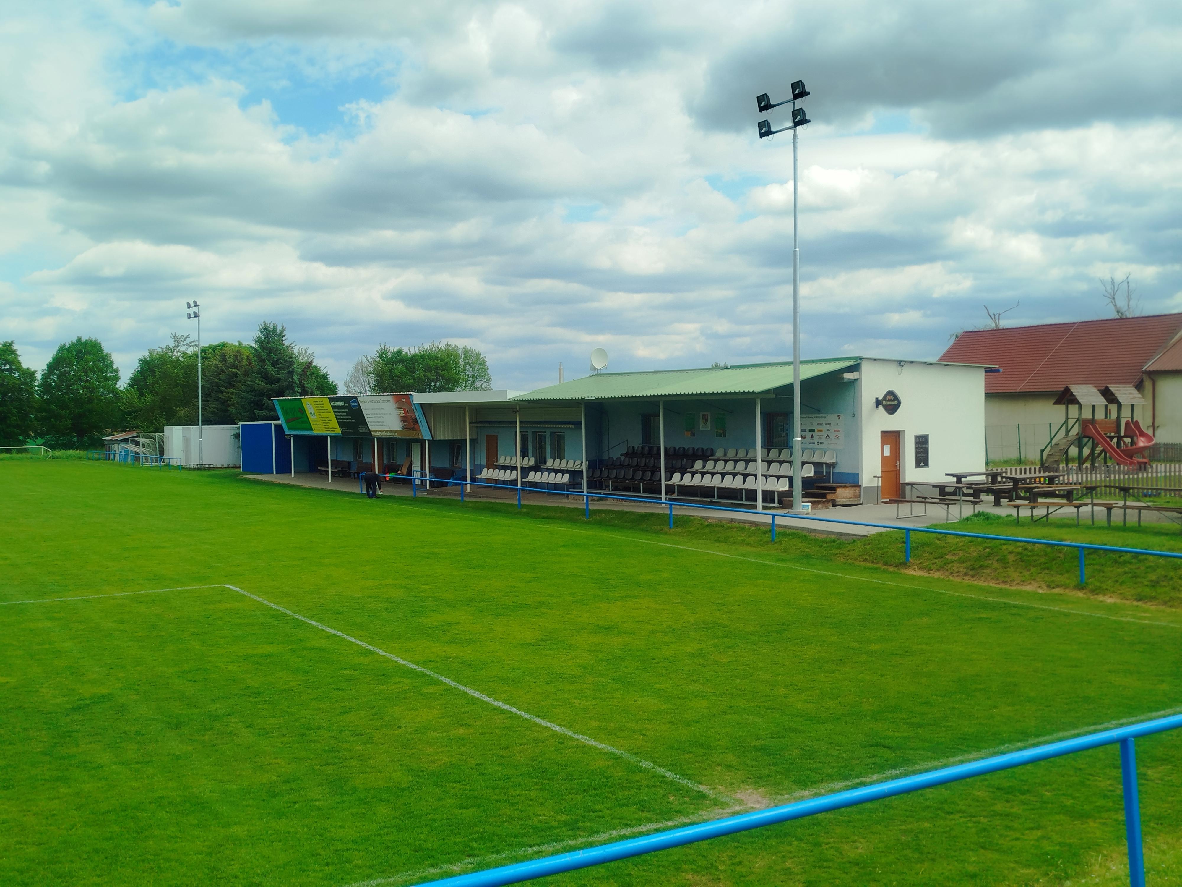 Fotbalové hřiště Rozhovice foto 4