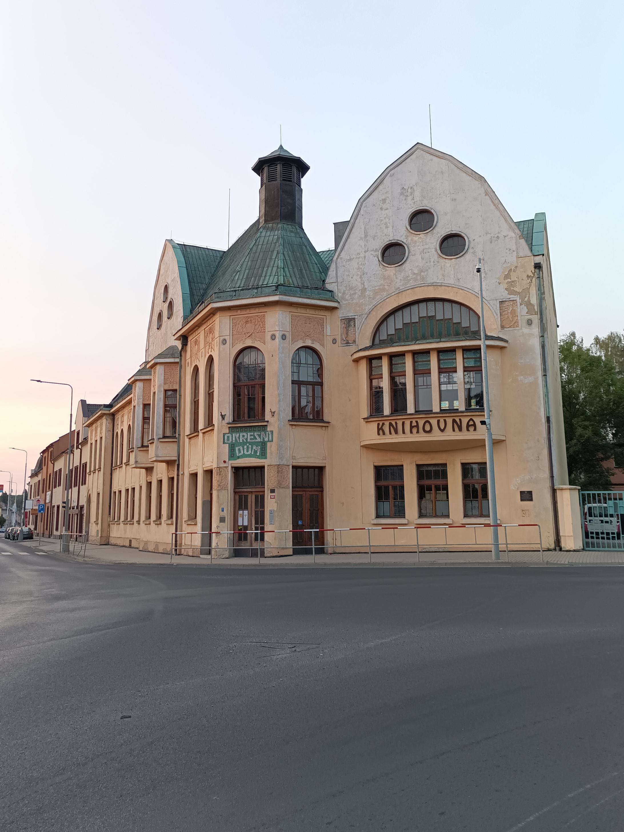 Středočeská vědecká knihovna v Kladně foto 6