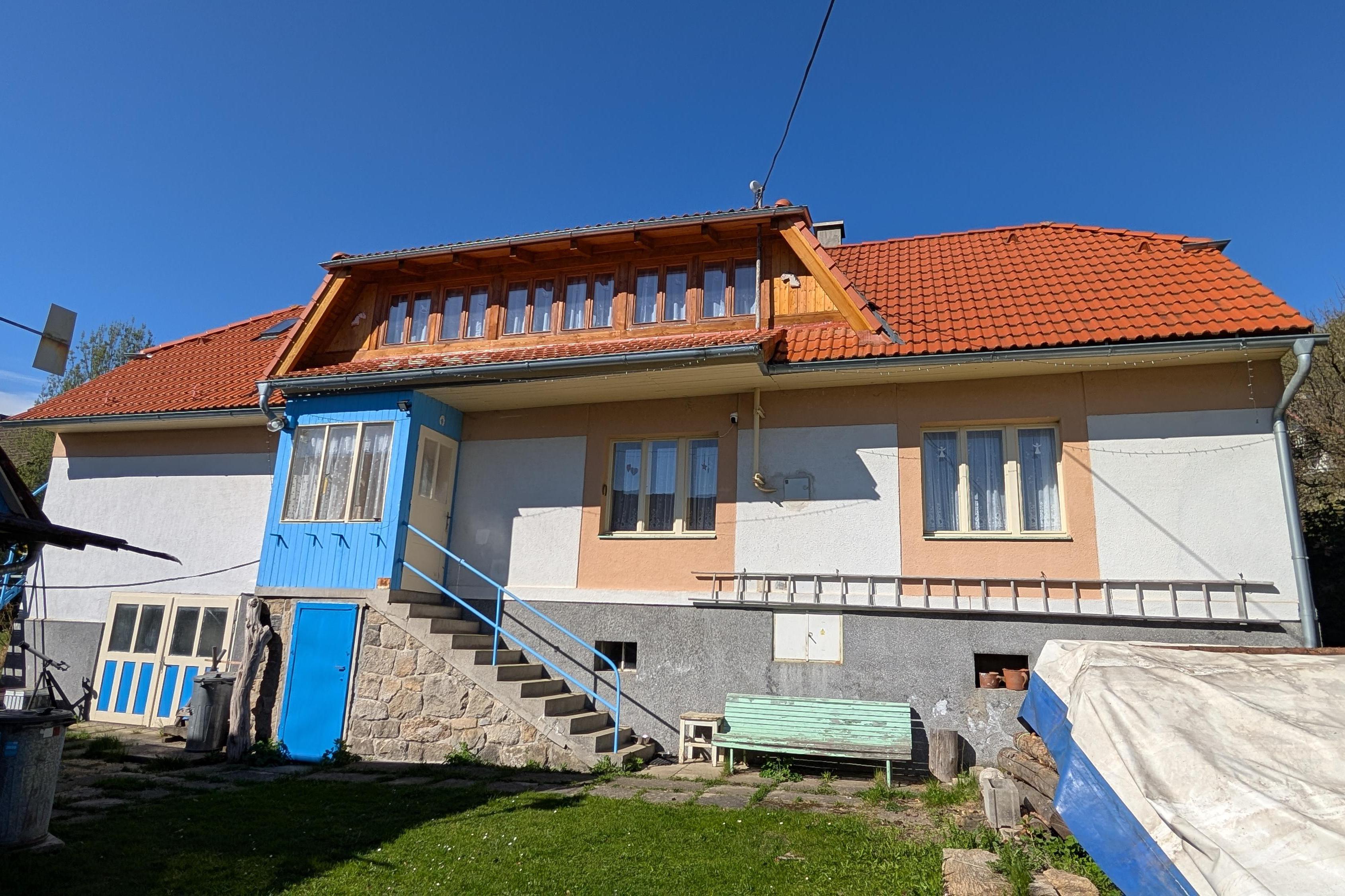 DŮM POD HRADEM KAŠPERK - NEZDICE NA ŠUMAVĚ-SLEVA