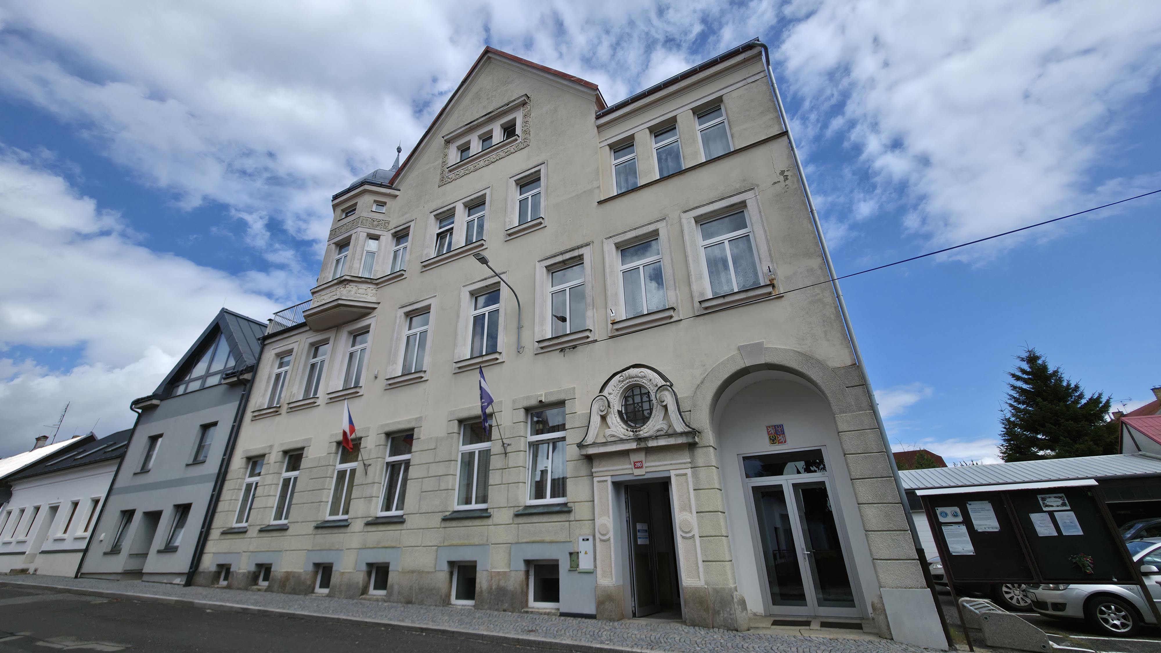 Nové Město pod Smrkem - městský úřad foto 6