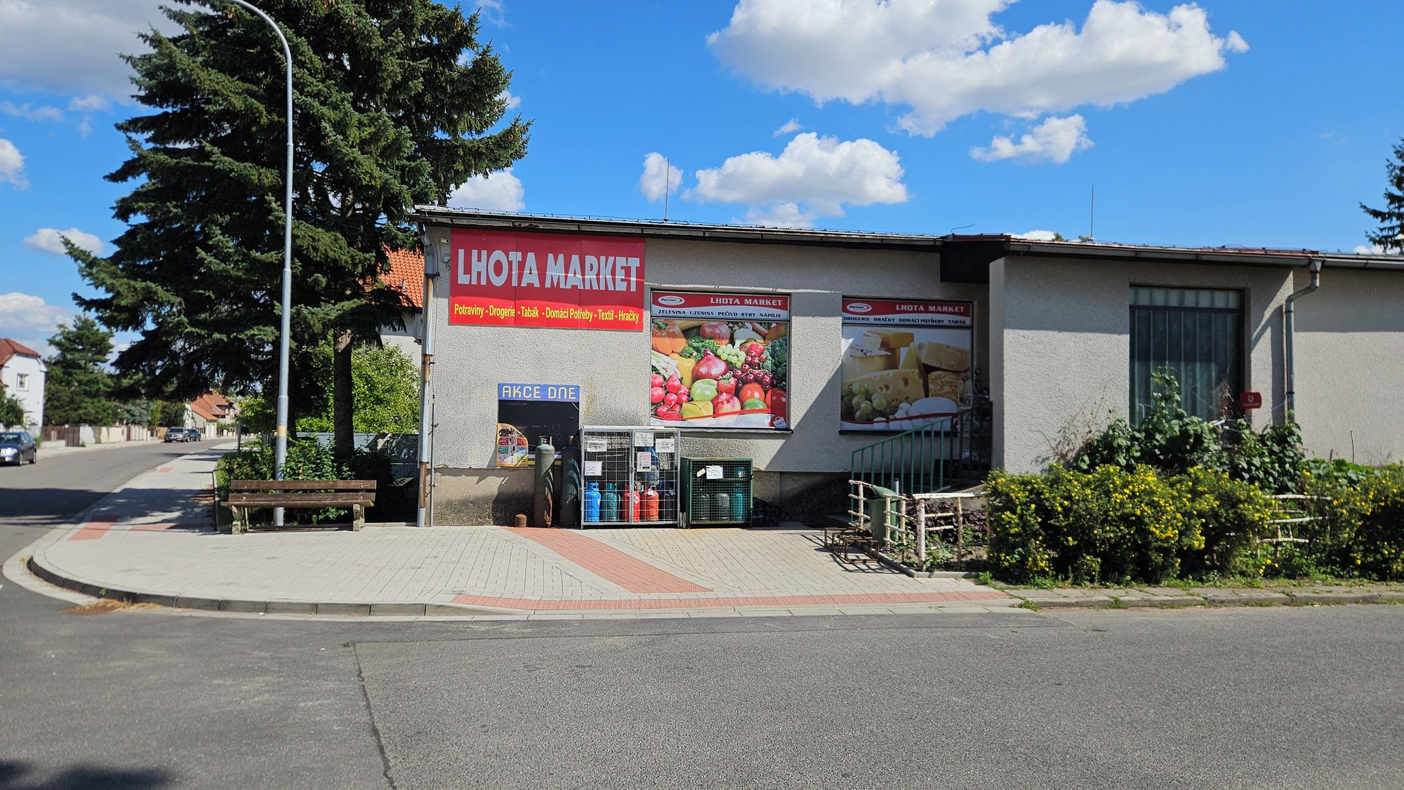 Lhota Market