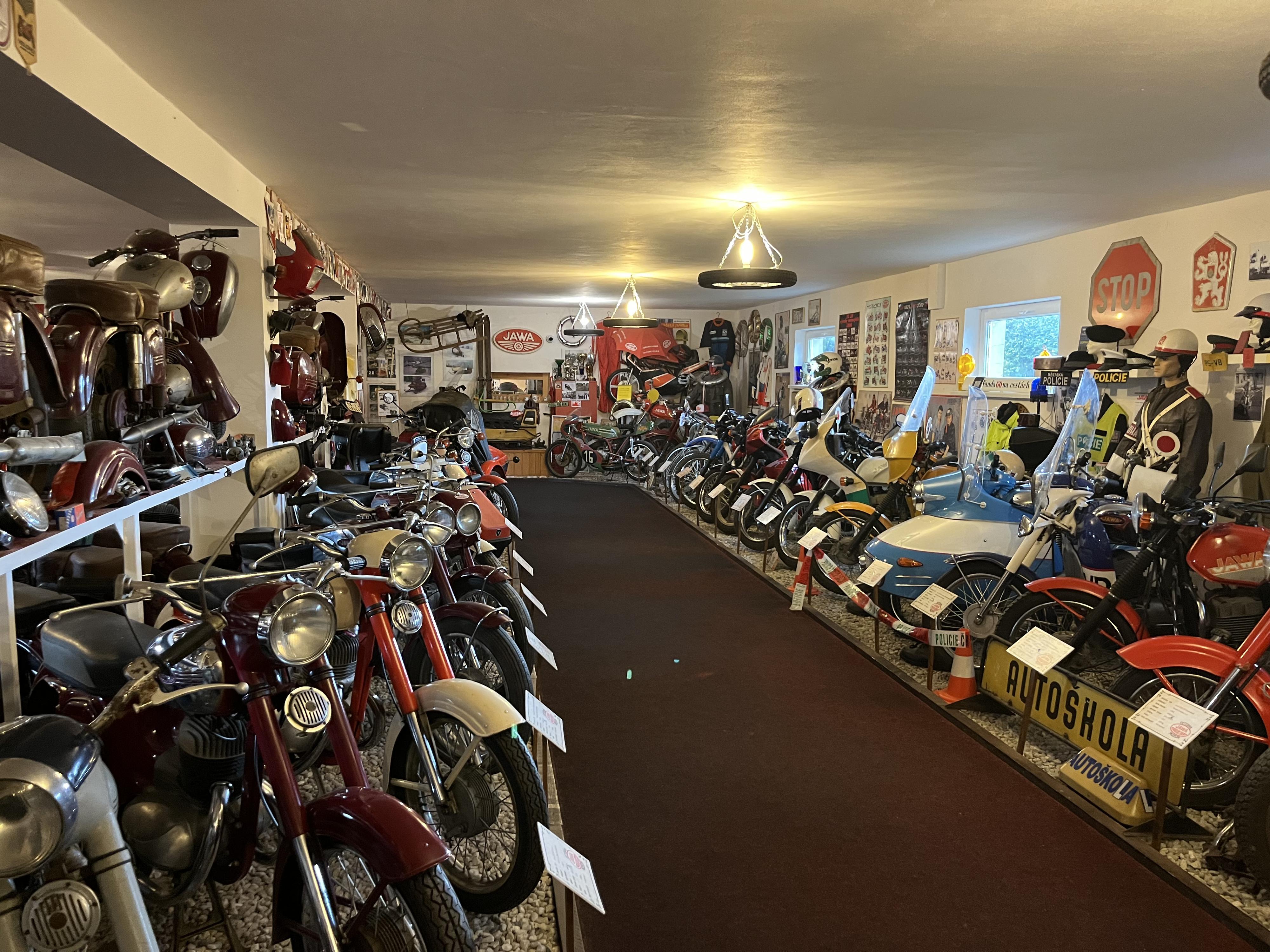 Muzeum historických motocyklů JAWA foto 3