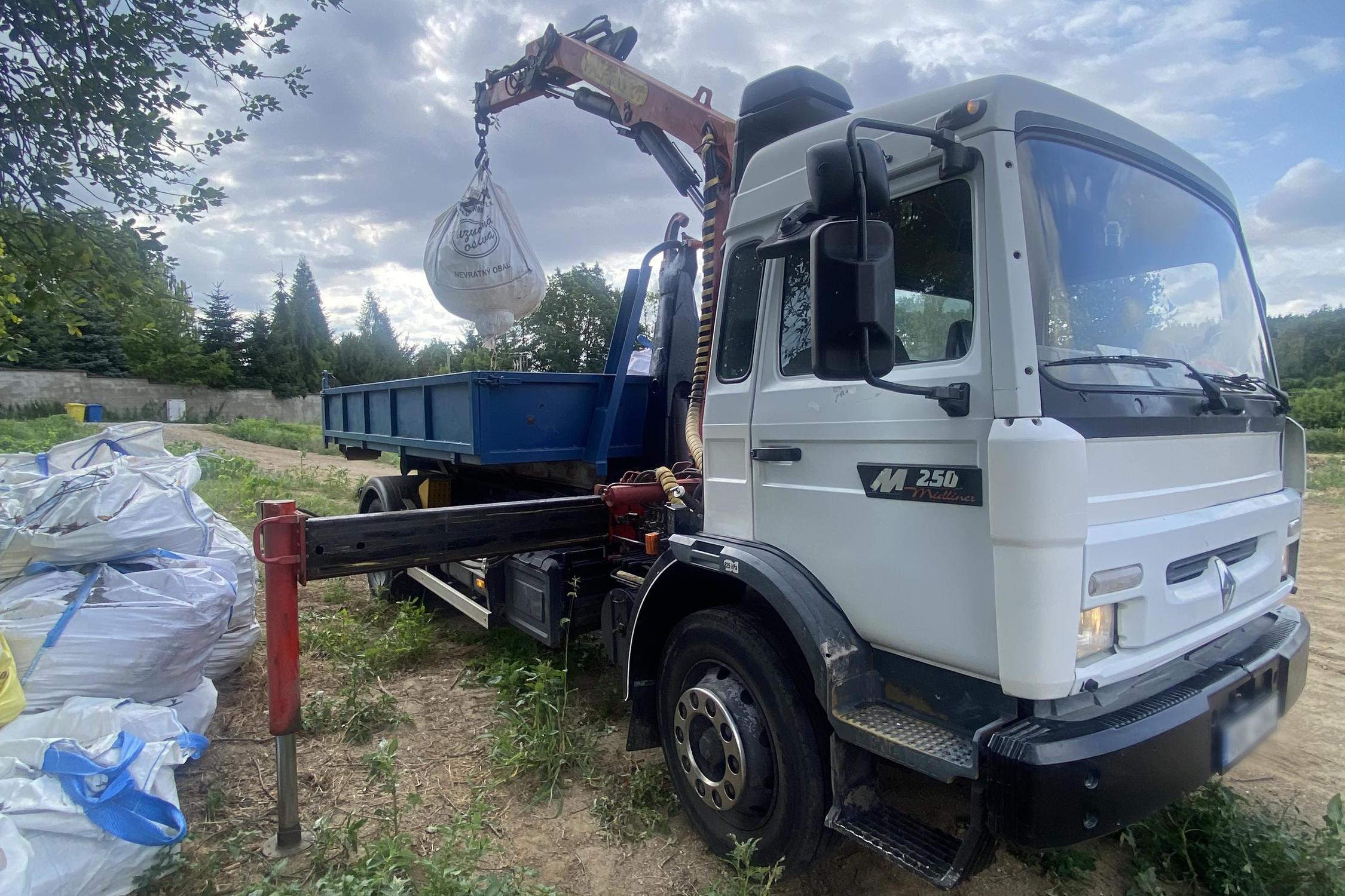 Petr Chocholatý - Kontejnerová autodoprava s hydraulickou rukou