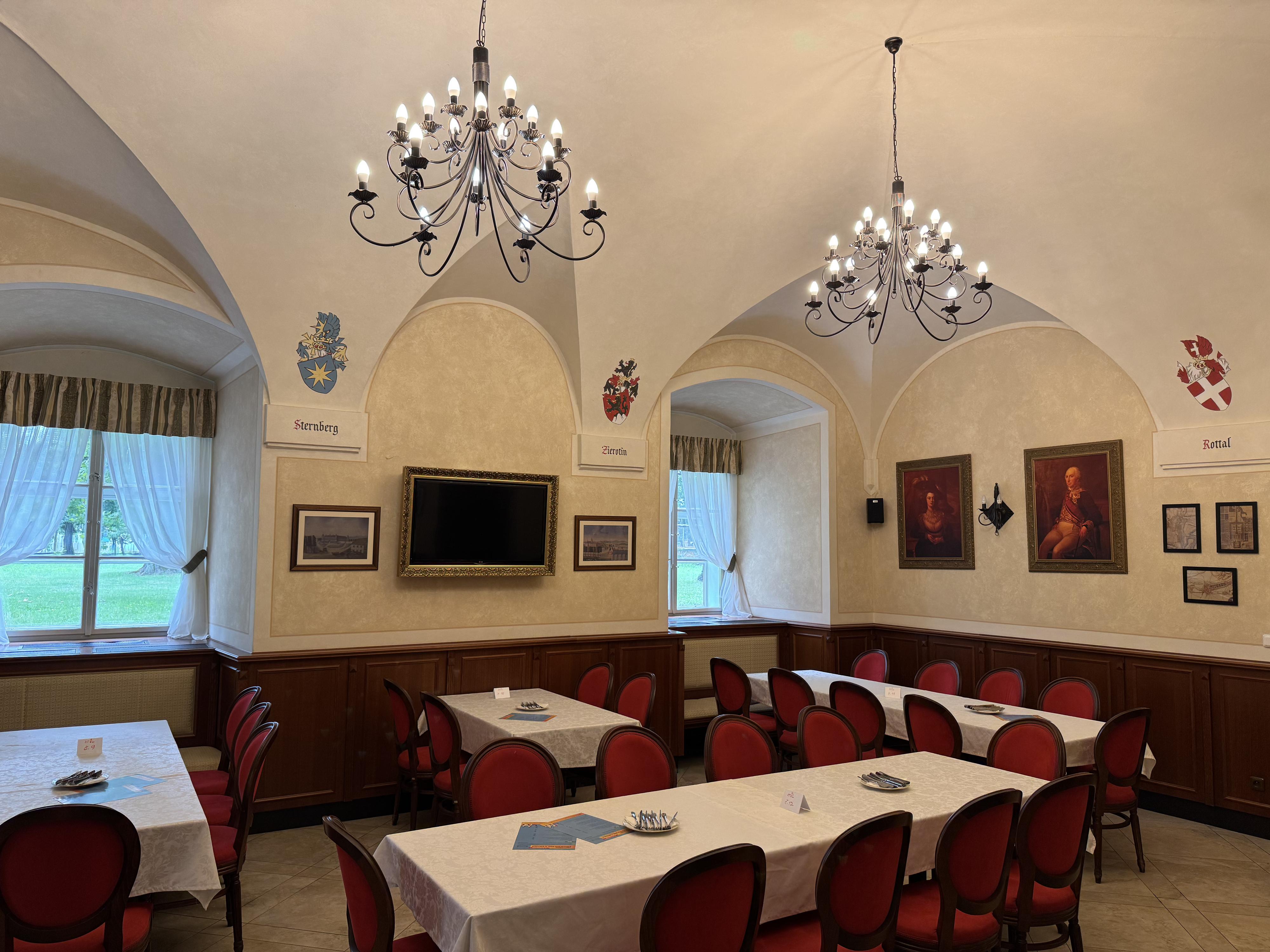 Zámecká restaurace Holešov foto 2