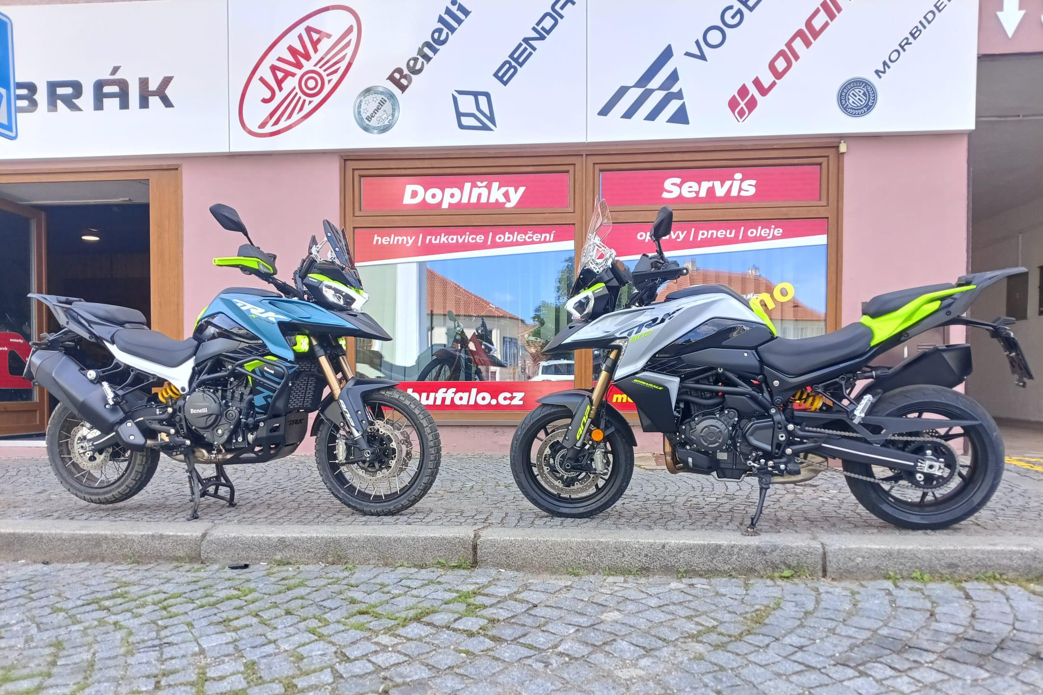 NOVINKA Benelli TRK902 Stradale a Xplorer