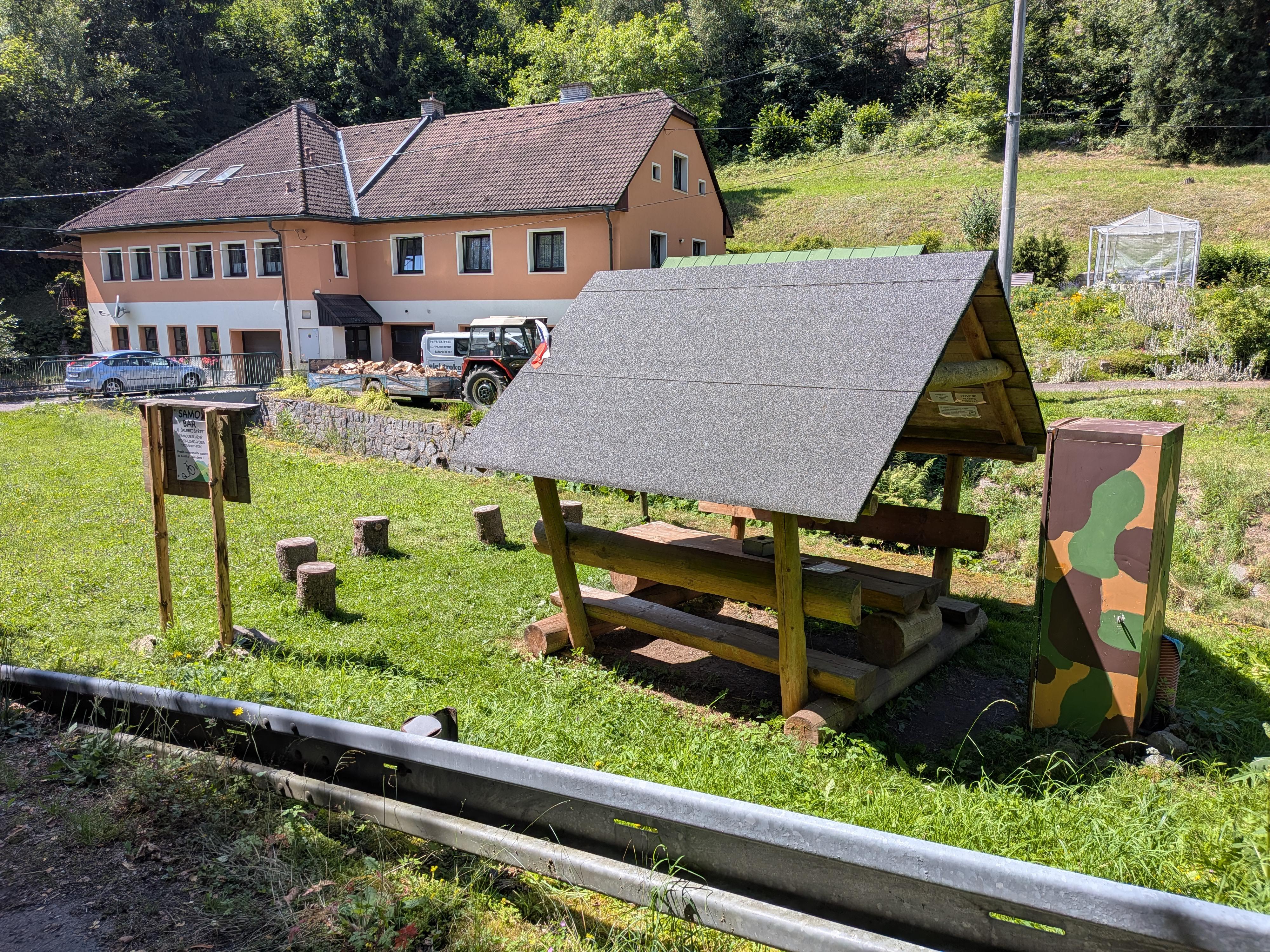 Samoobslužný bar u Šklebejštěte Orlickohorského foto 2