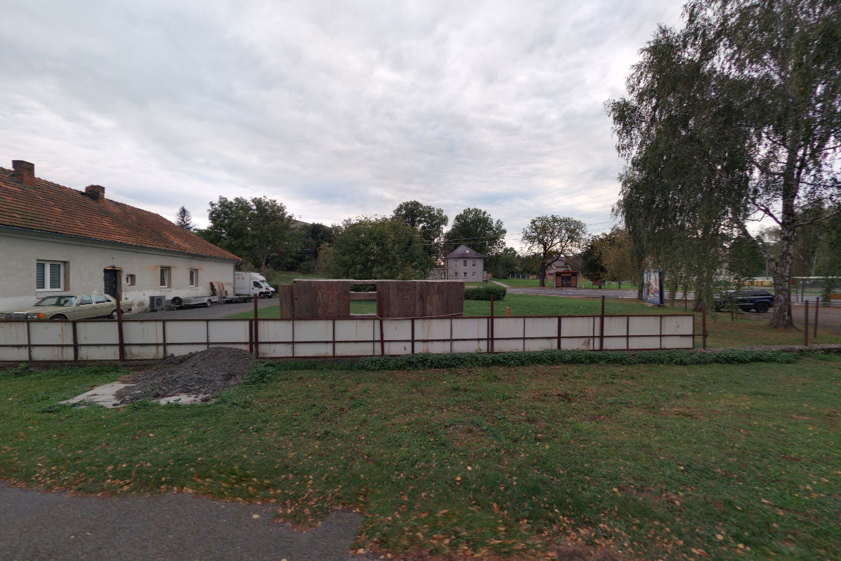 Točená zmrzlina u zámku Kunín