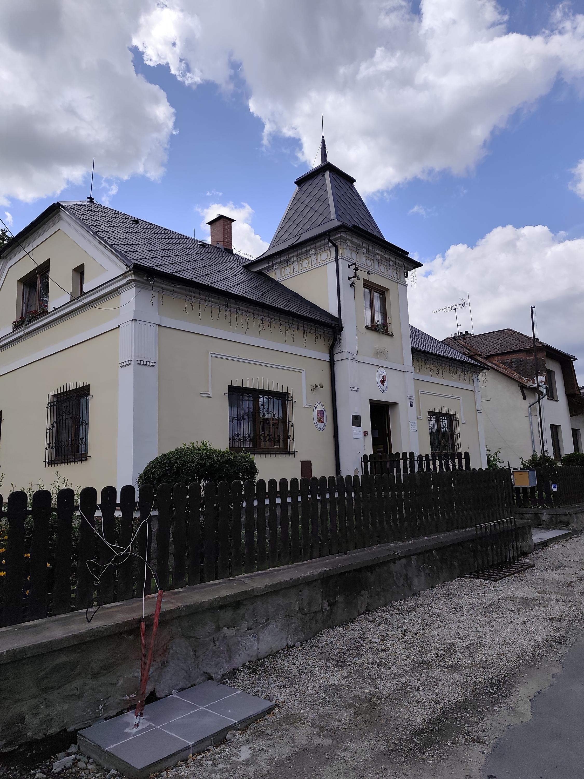 Velká Kraš - obecní úřad foto 1