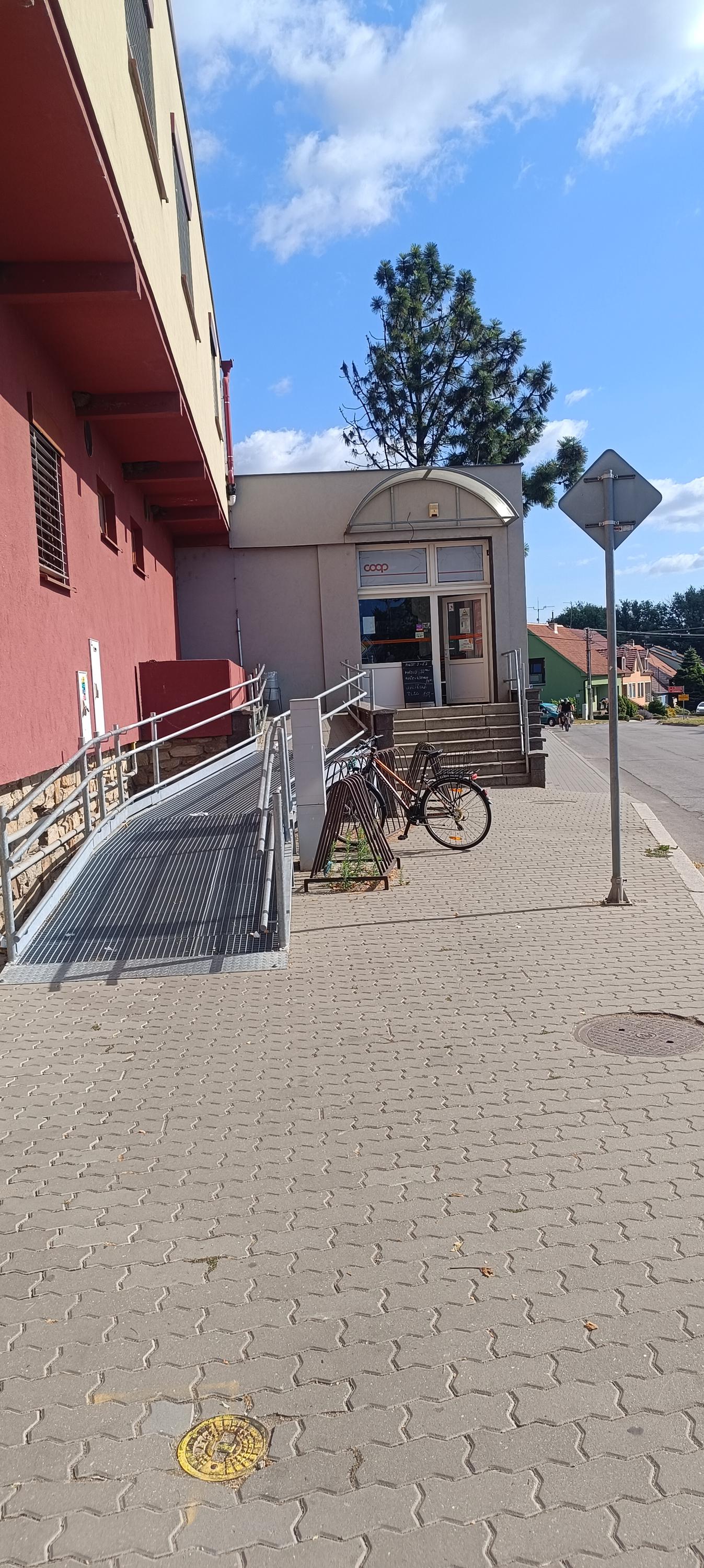 COOP - Jednota, spotřební družstvo v Mikulově foto 2