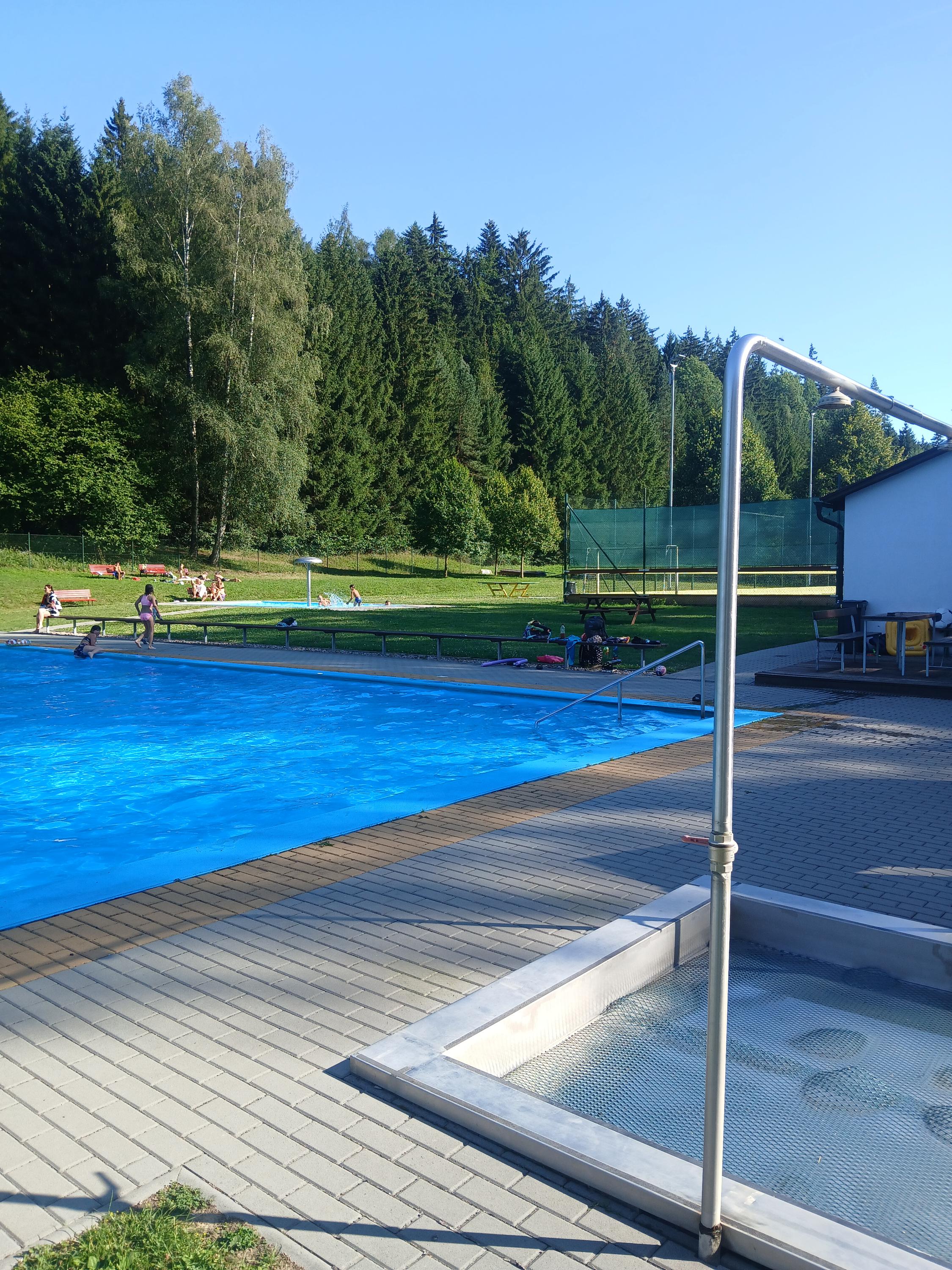 Sportovní areál koupaliště Sebranice foto 5