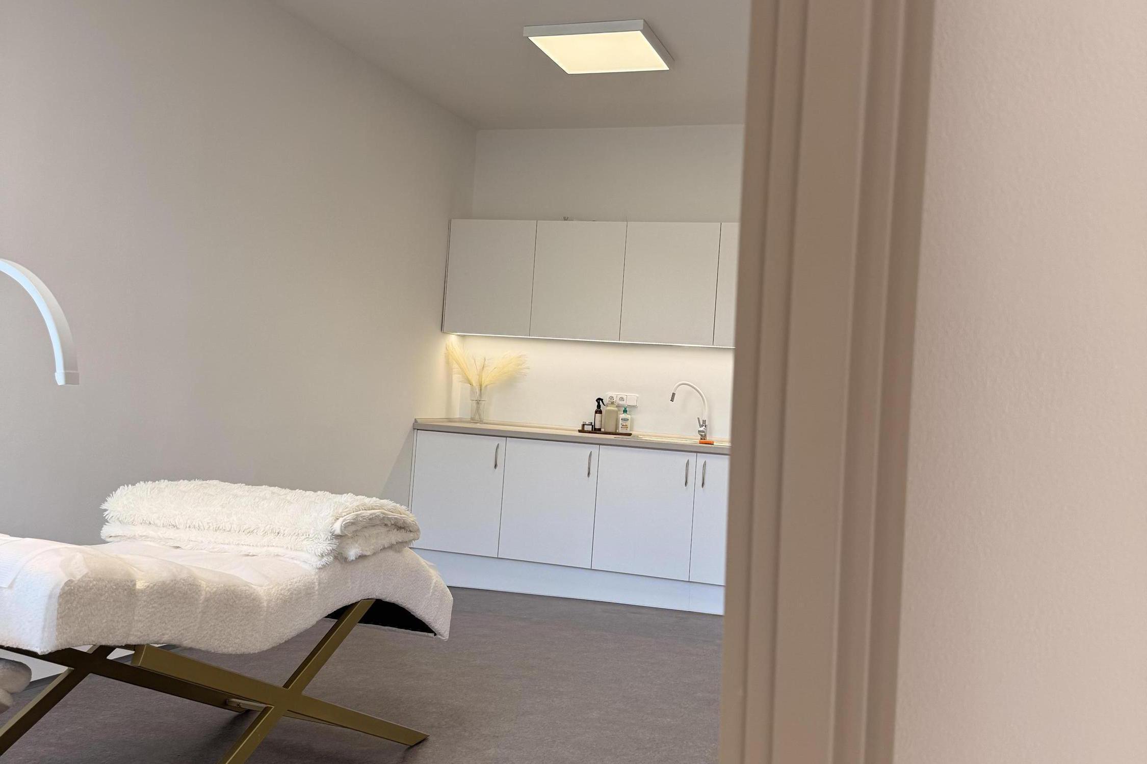 A|L beauty salon