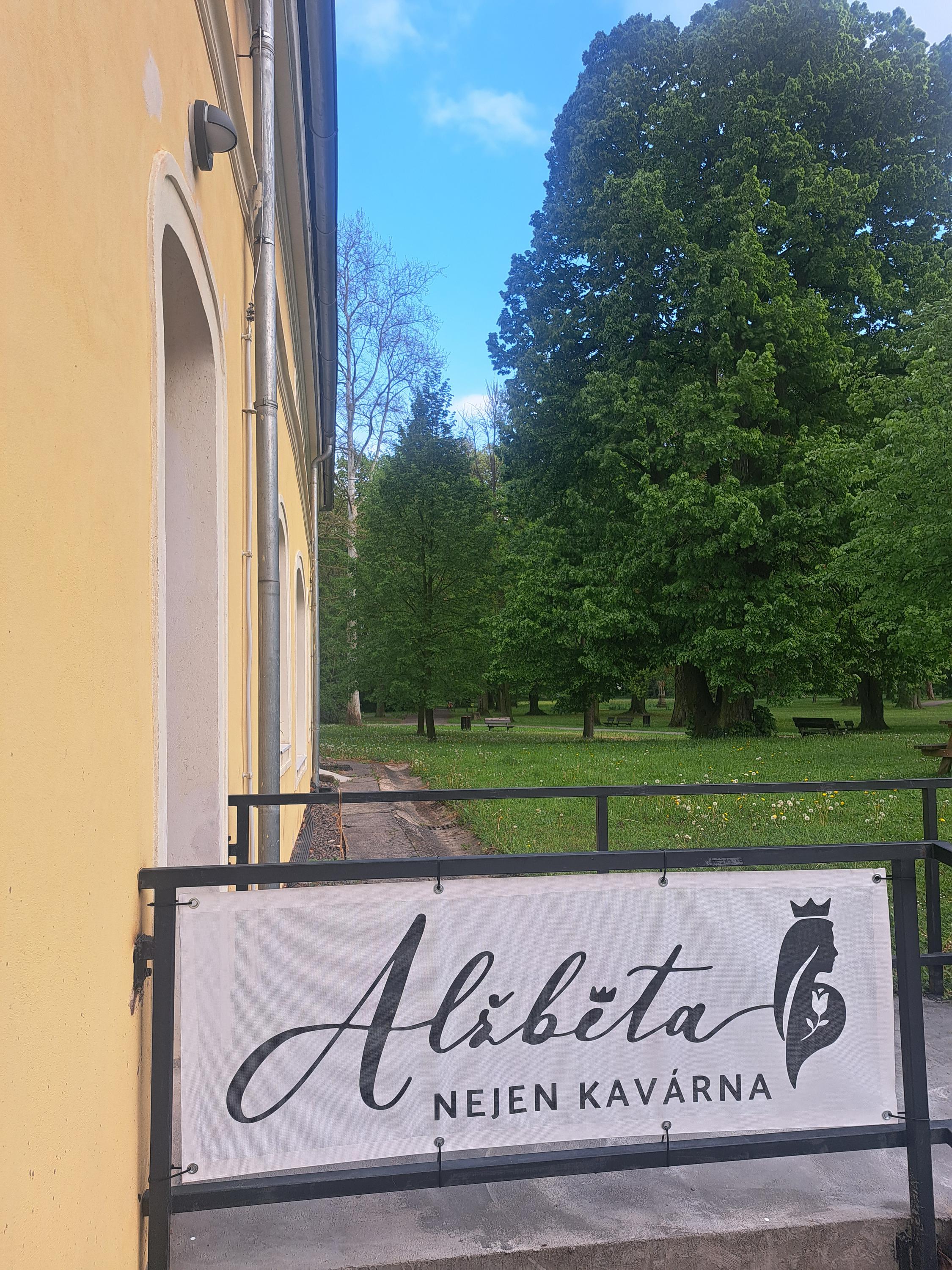 Alžběta nejen kavárna foto 3