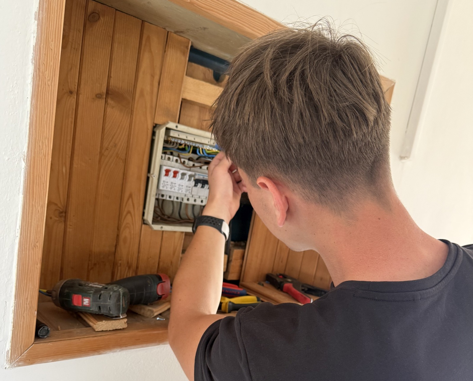 Mach Elektroinstalace