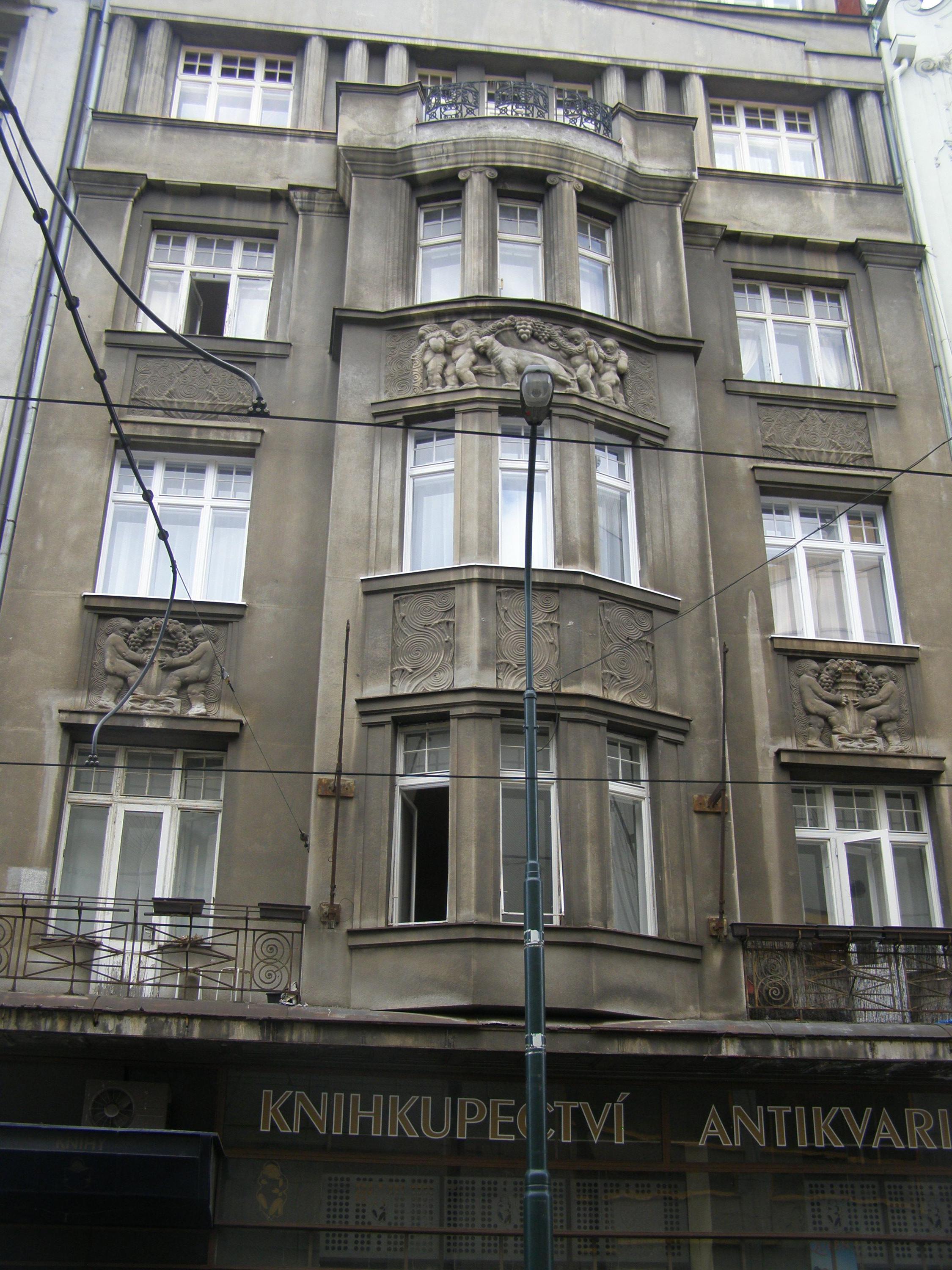 Knihkupectví a antikvariát Spálená 53 foto 4