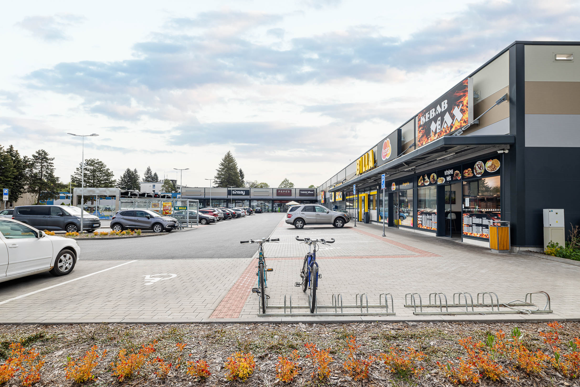 Nákupní centrum OC Lutín foto 4