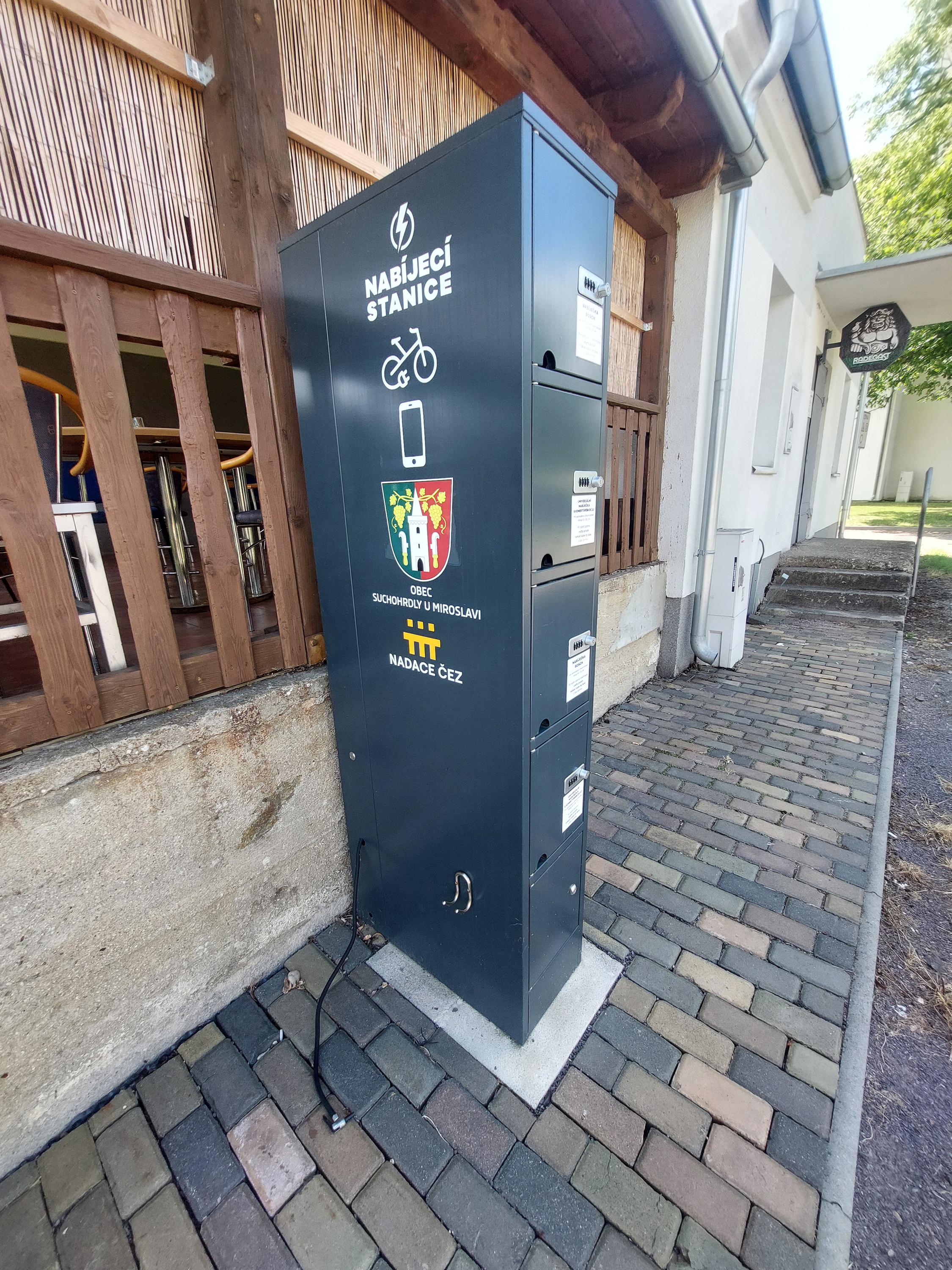Nabíjecí stanice pro elektrokola a mobilní zařízení foto 1