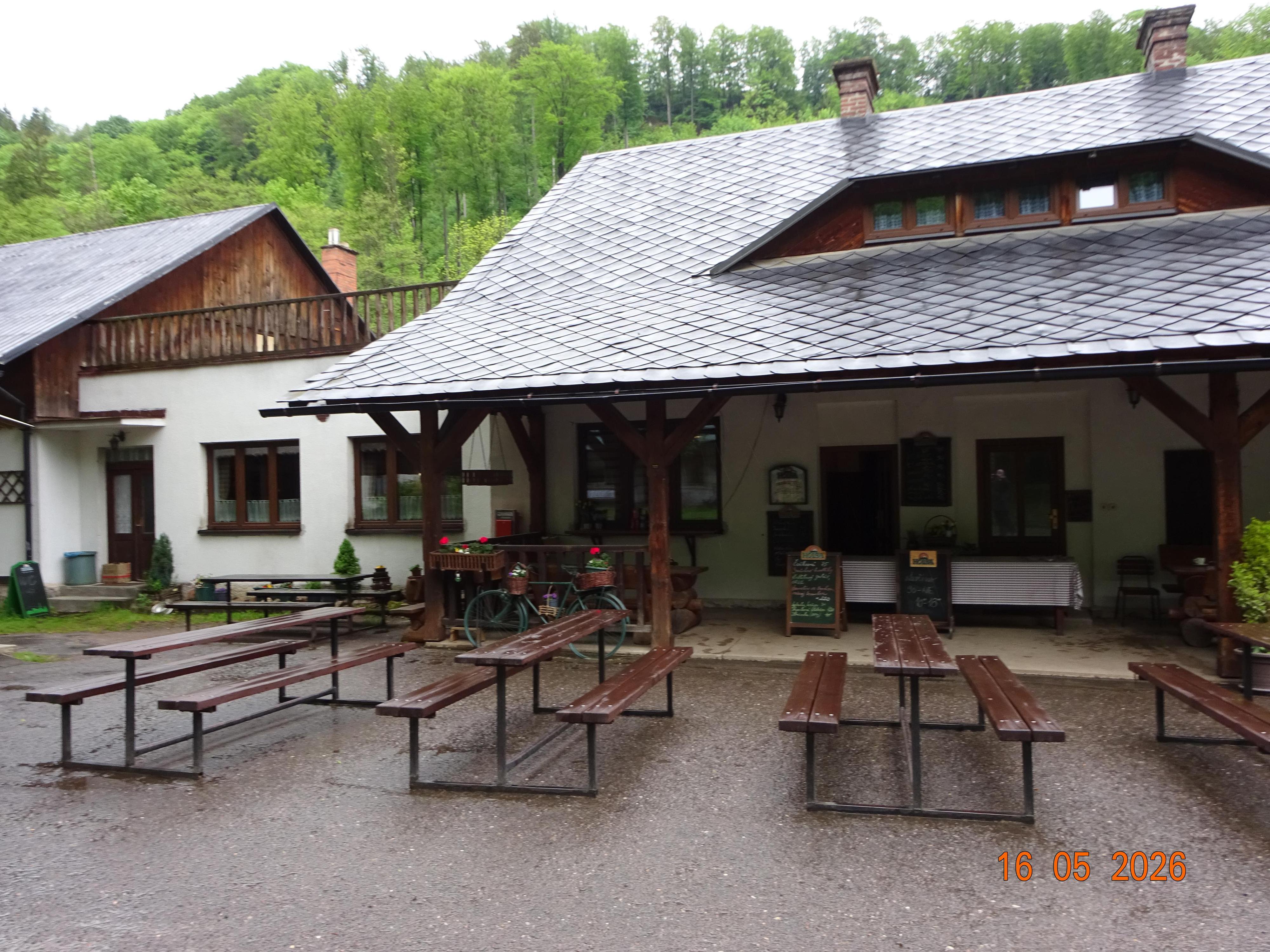 Včetně špachtle