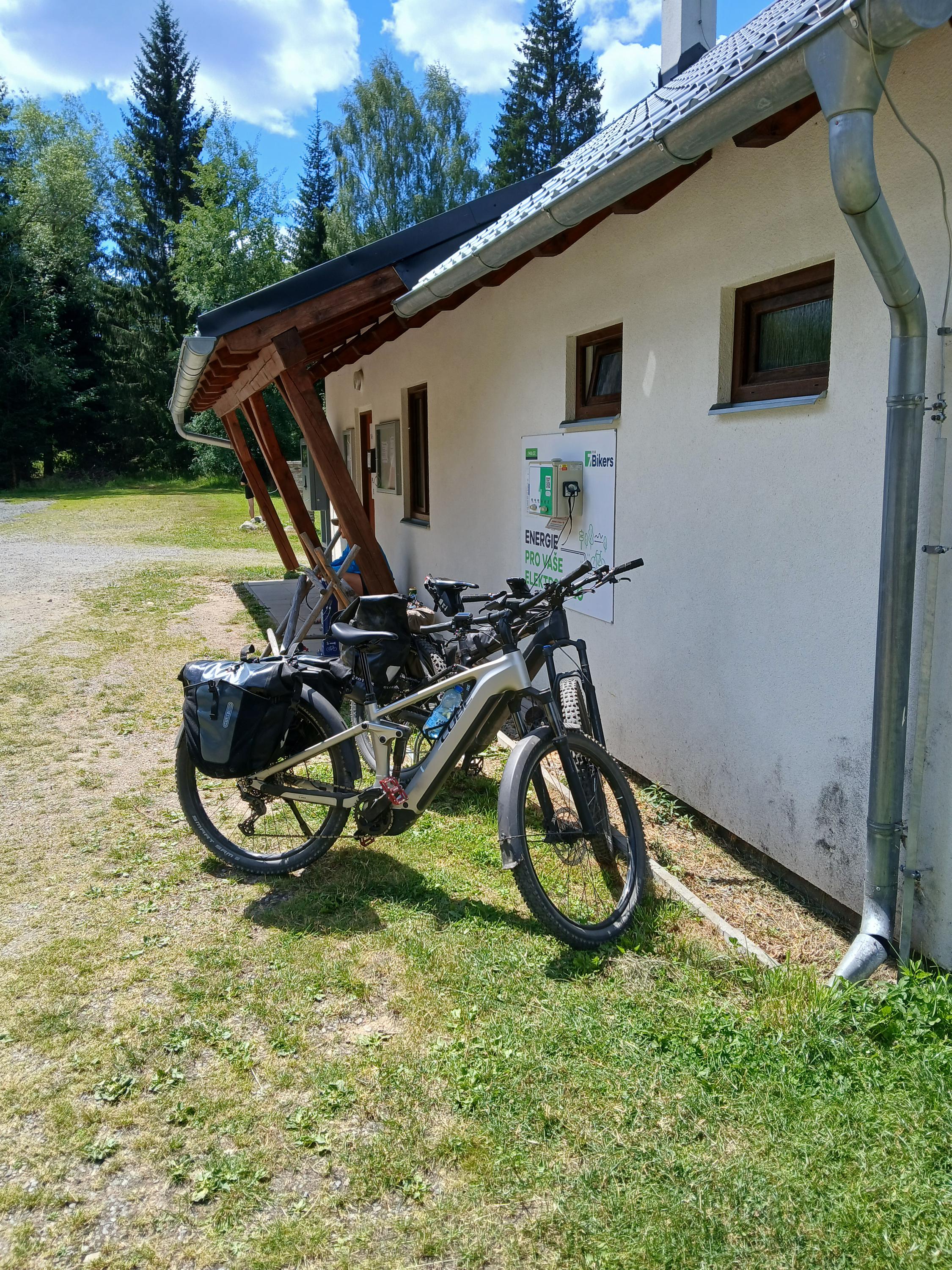 Nabíjecí stanice Veřejné tábořiště Prášily foto 3