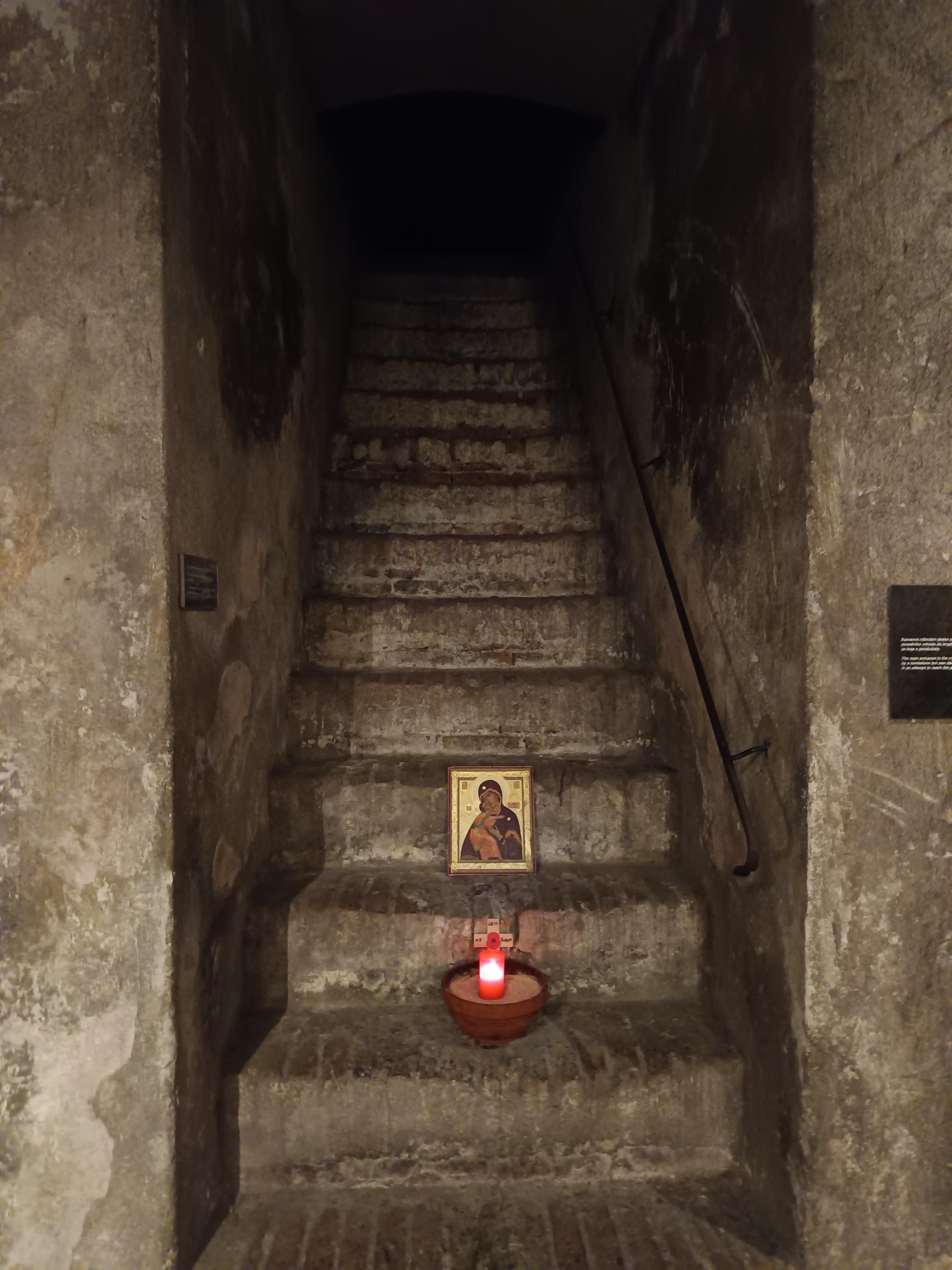 Národní památník hrdinů Heydrichiády - místo smíření při Pravoslavném chrámu sv. Cyrila a Metoděje foto 3