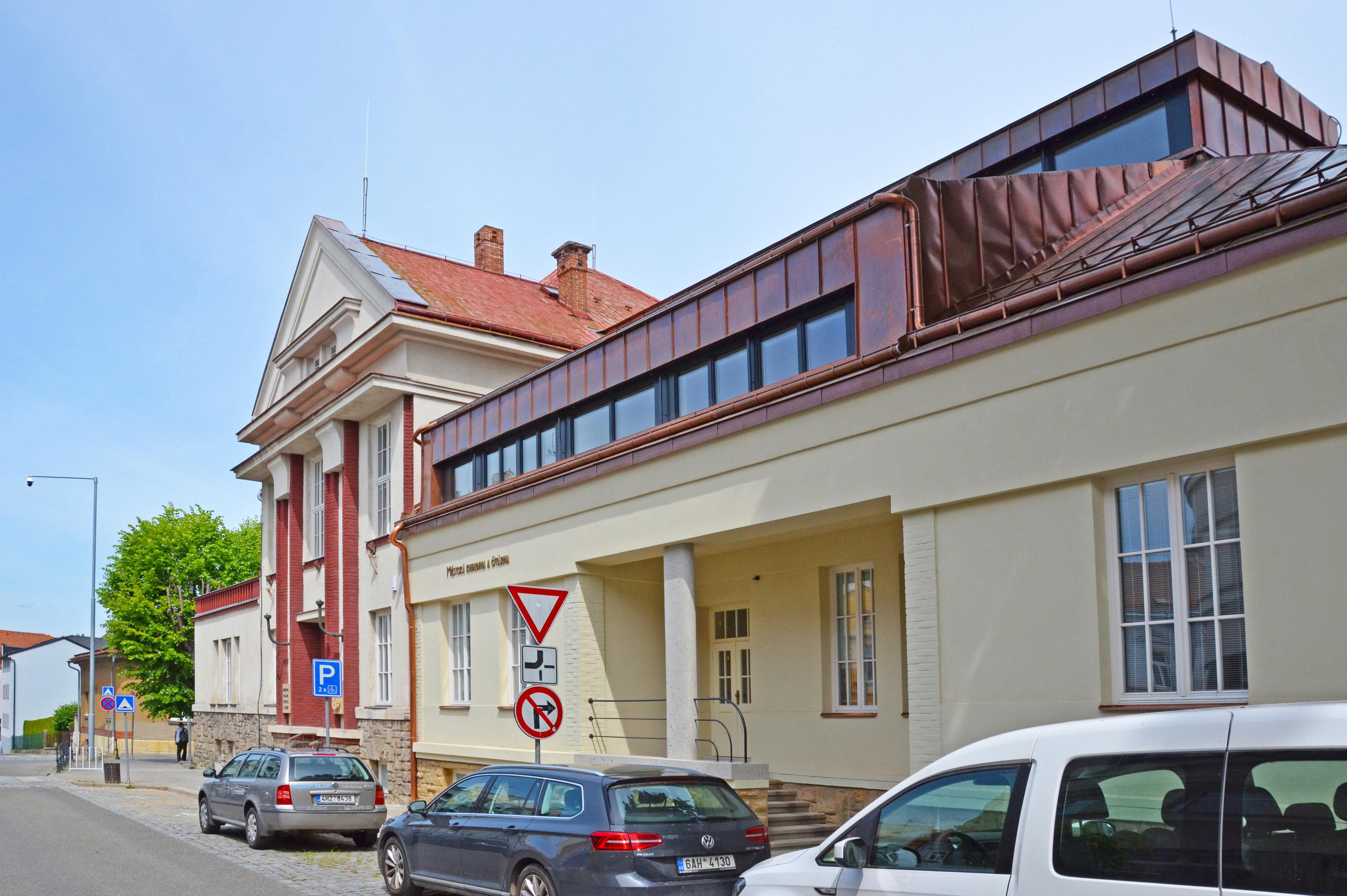 Knihovna Václava Čtvrtka v Jičíně