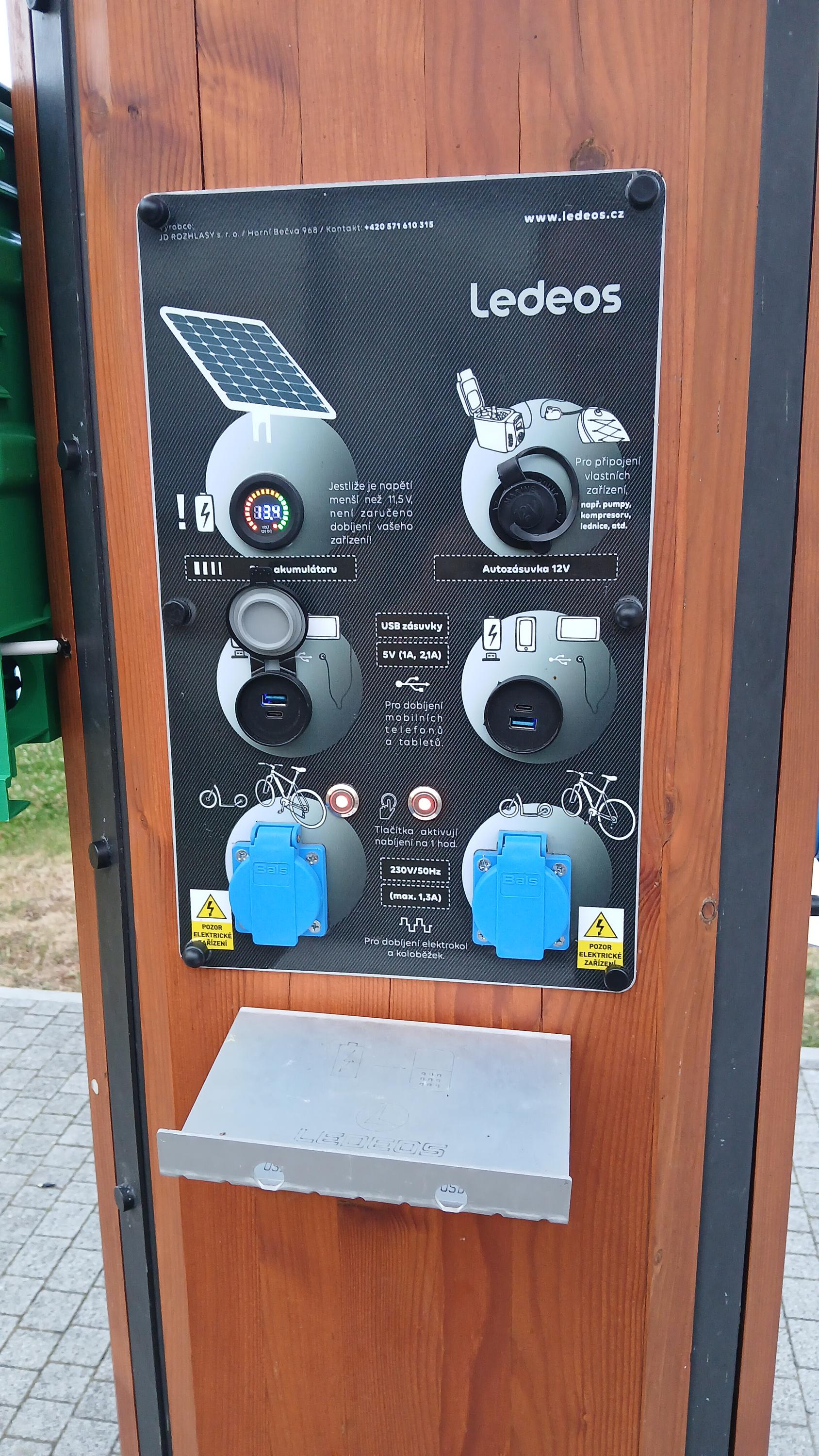 Multifunkční dobíjecí stanice TIP SPOT foto 3