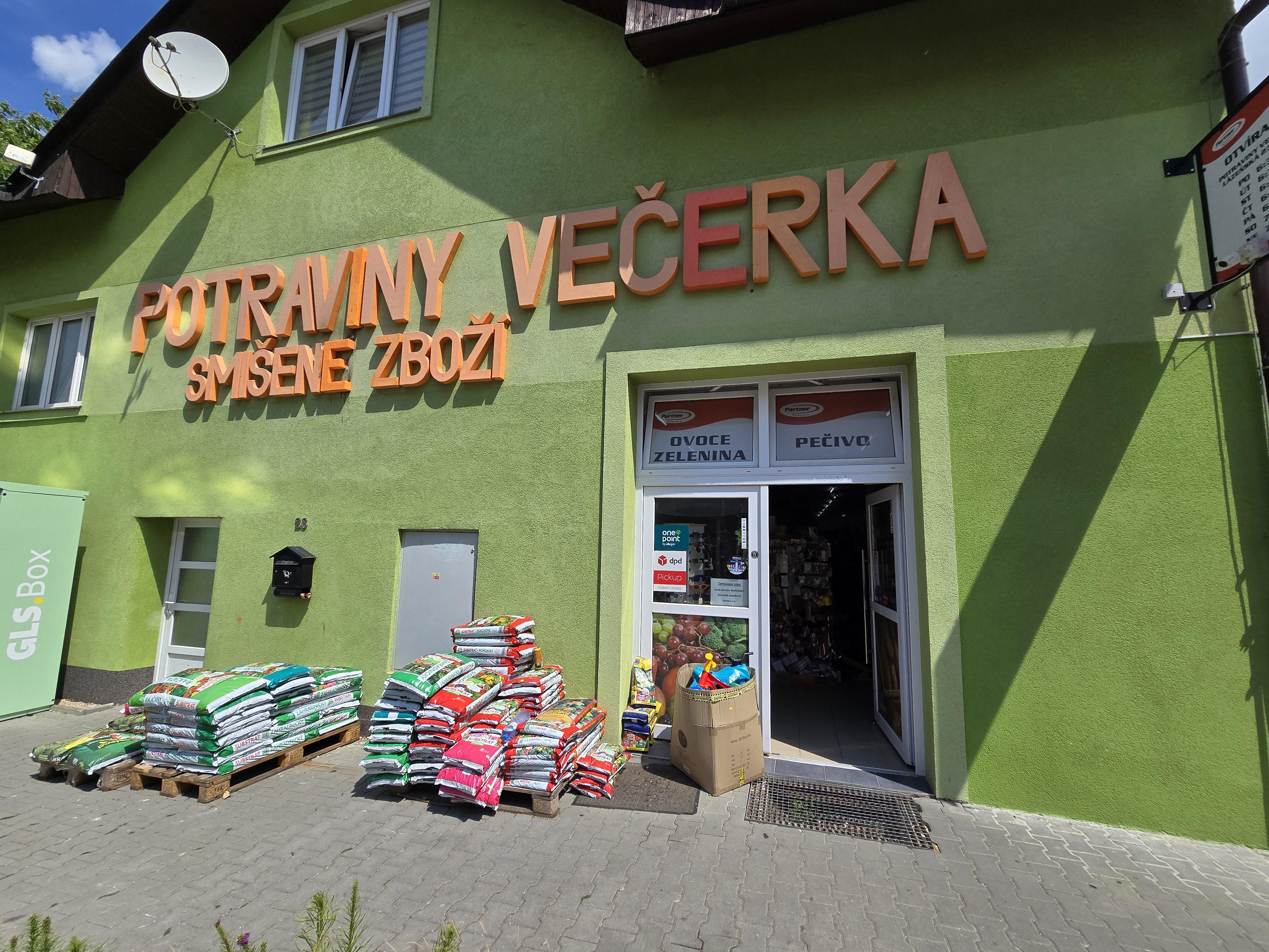 Smíšené zboží, Večerka foto 3