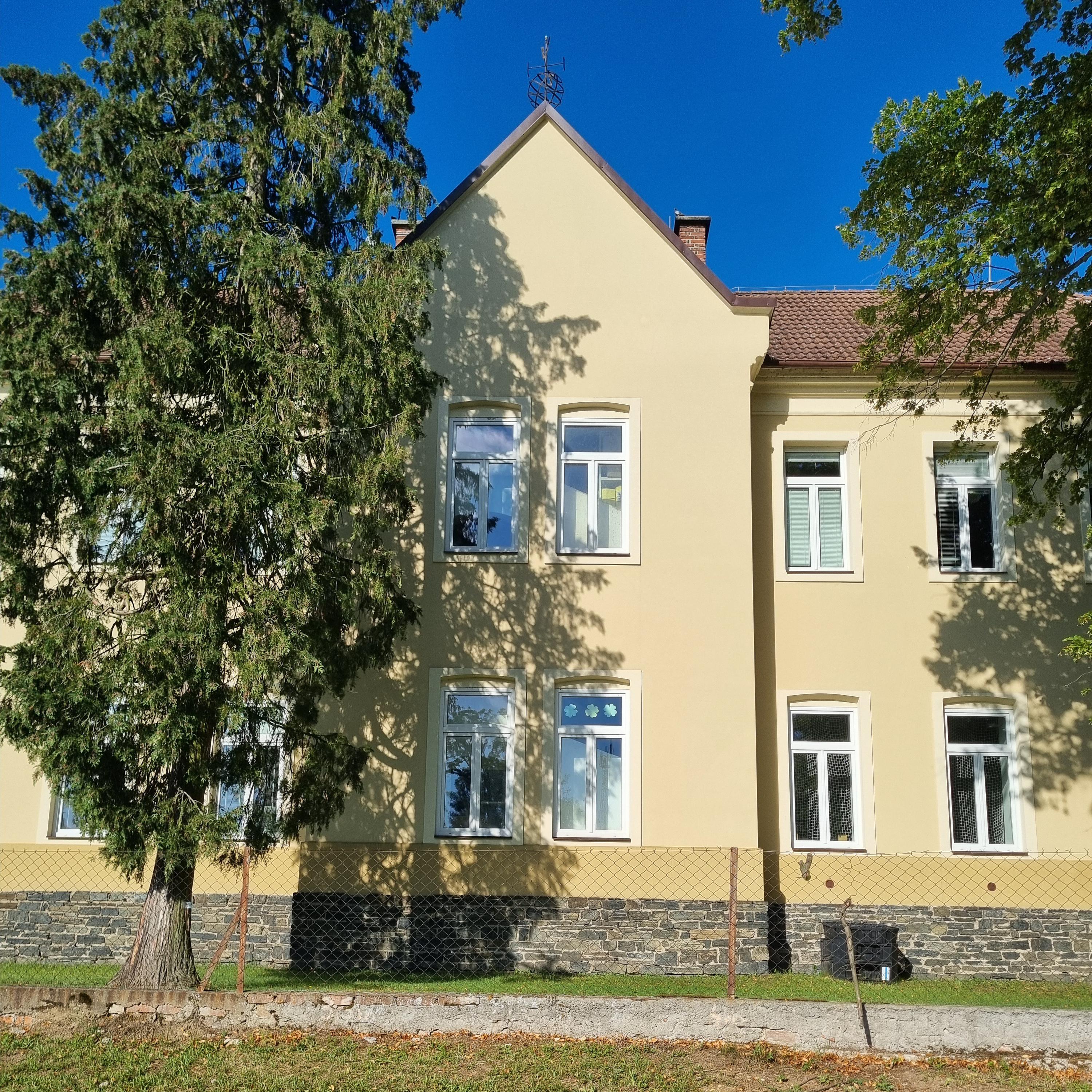 Základní škola a Mateřská škola Krchleby , okres Kutná Hora foto 1