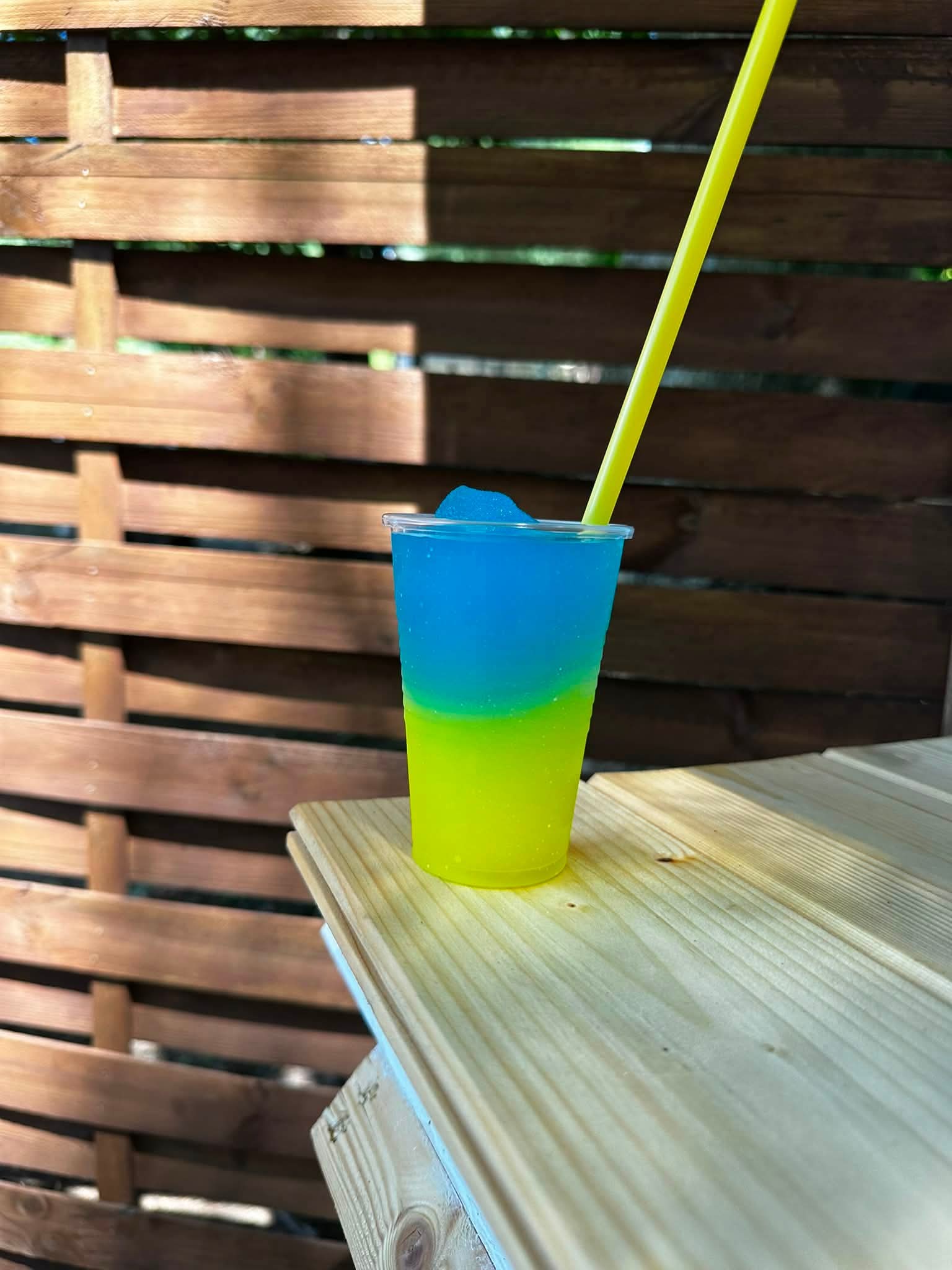 Občerstvení u řeky na vlně Jana Plesníková foto 5