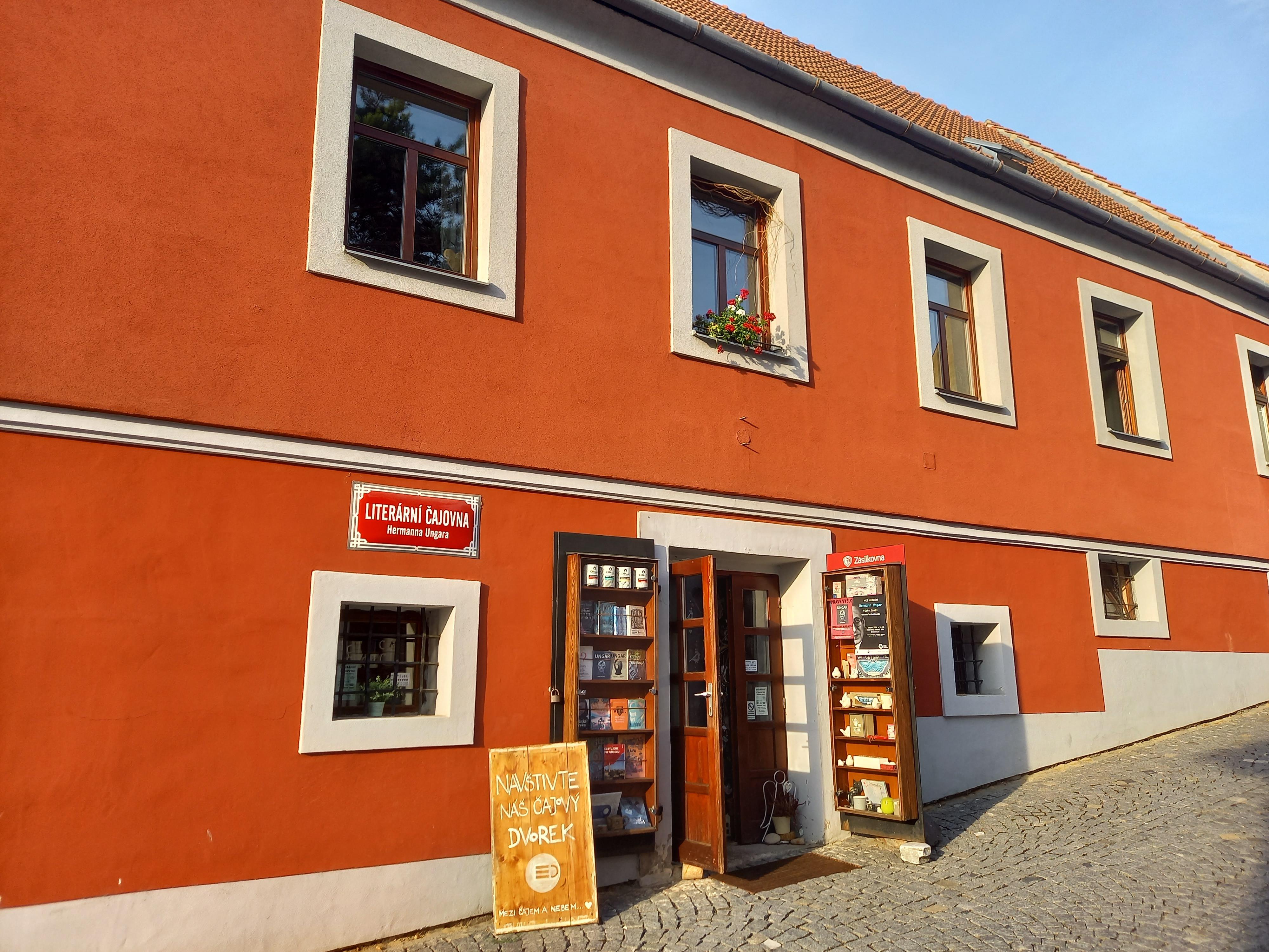 Literární čajovna Hermanna Ungara foto 2