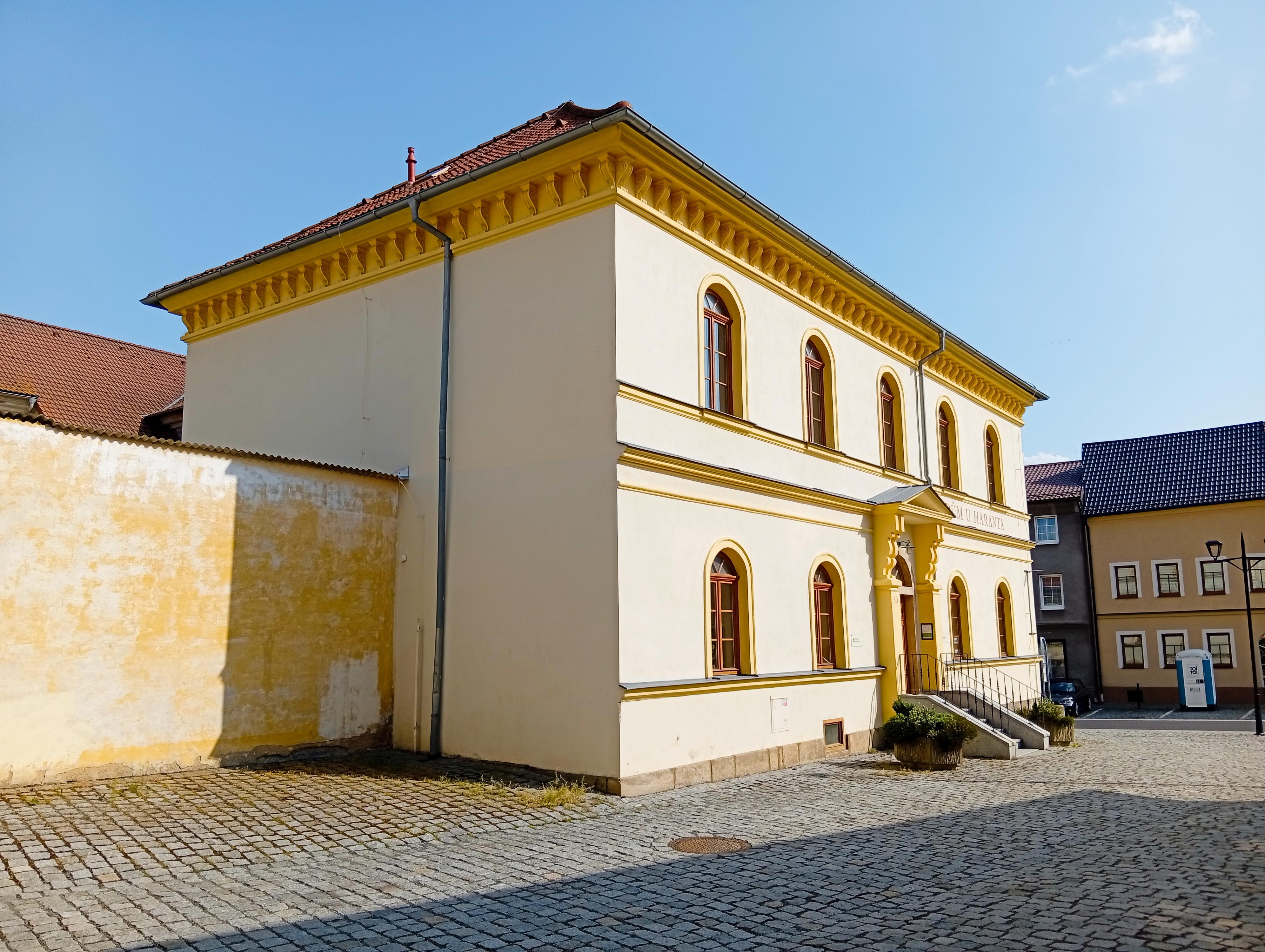 Knihovna Kryštofa Haranta foto 4