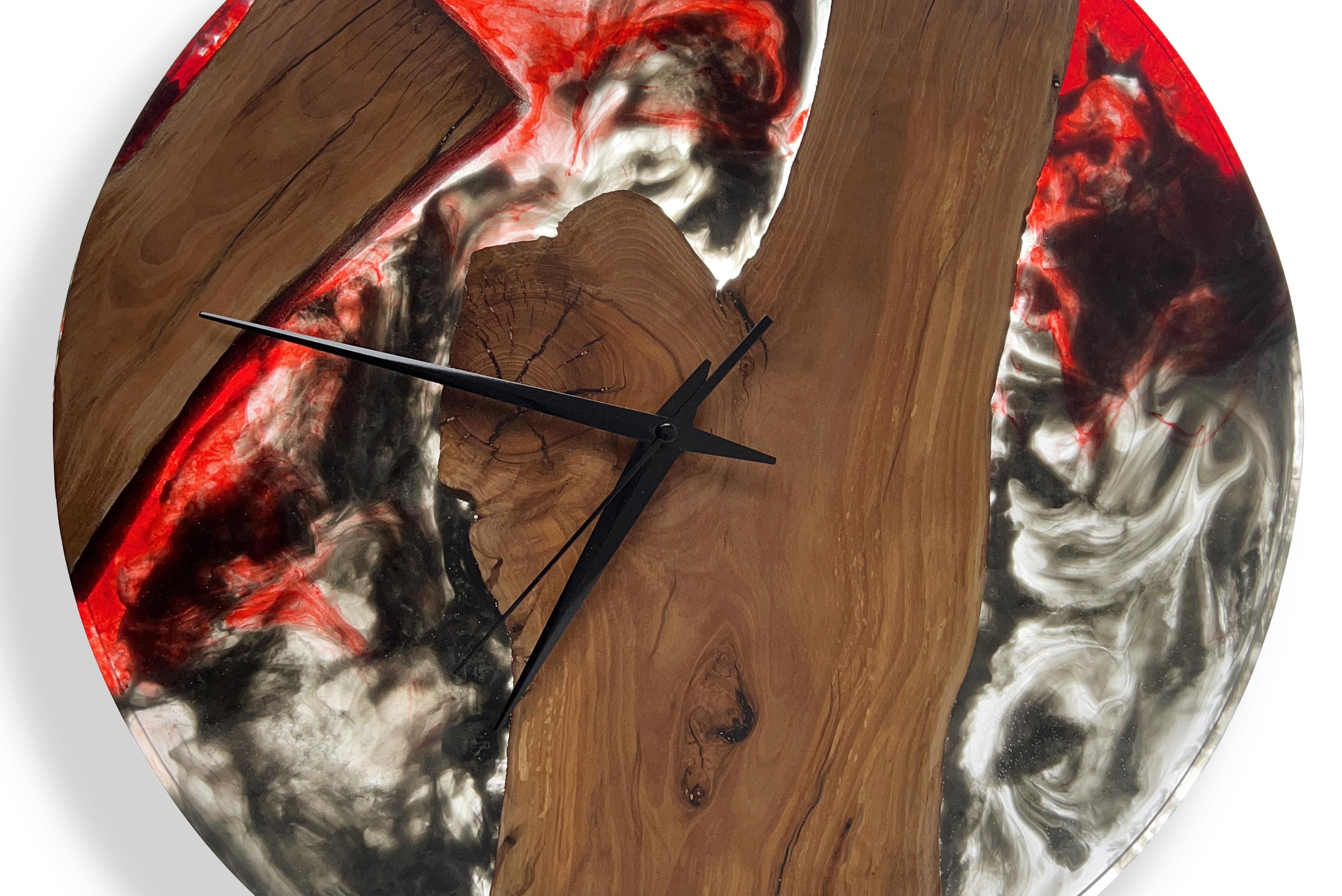 Designové hodiny z masivu a epoxidu