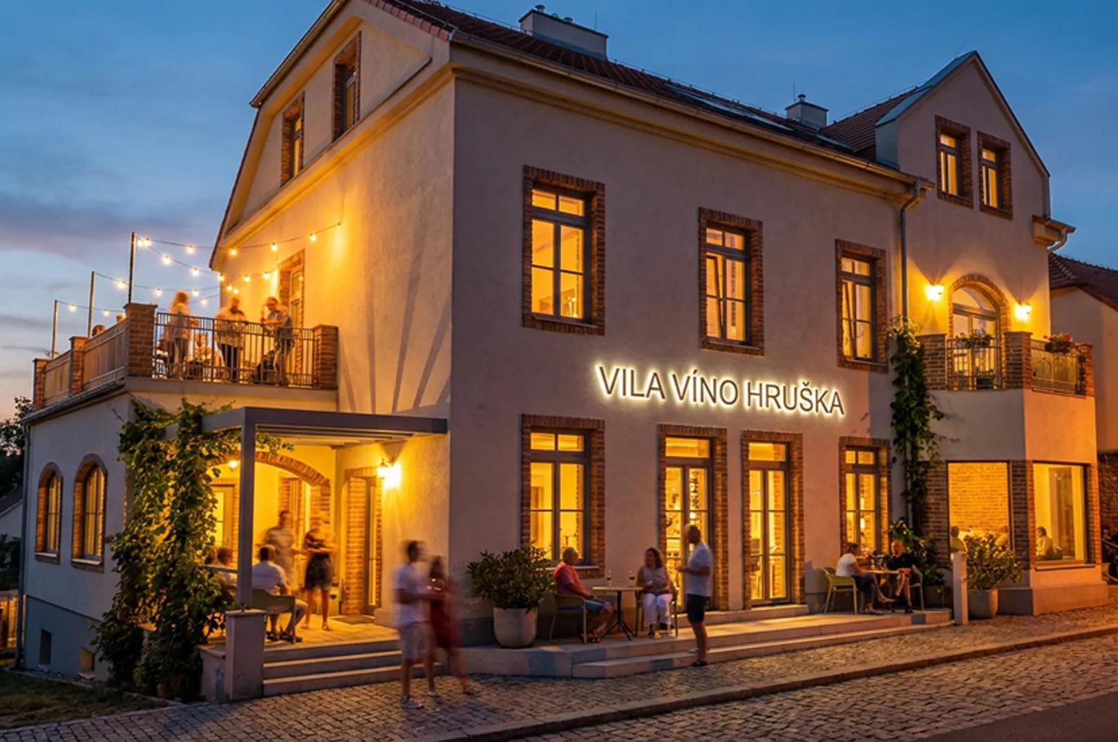 Vinotéka a Penzion - Vila VÍNO HRUŠKA