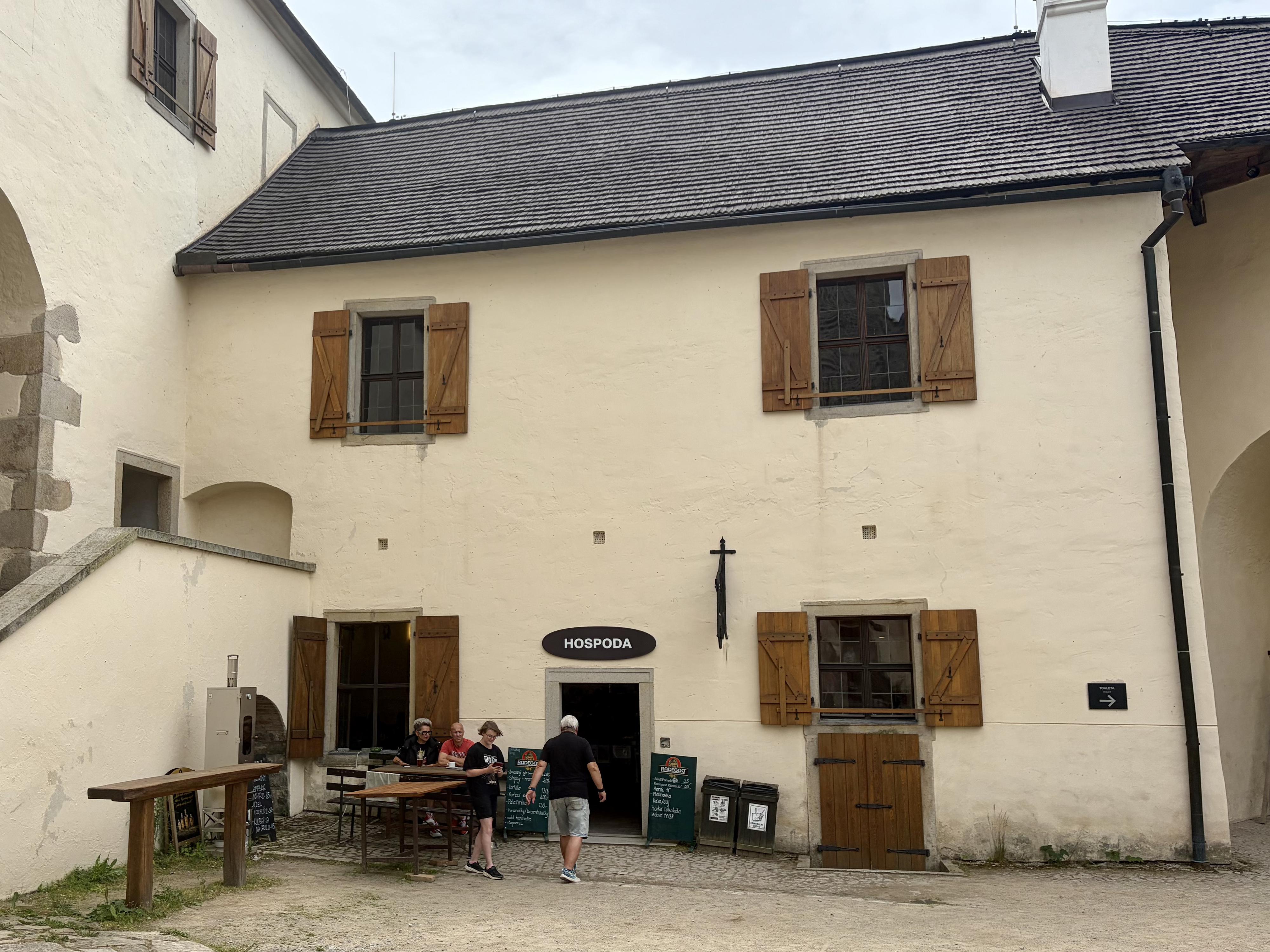 Hospoda na hradě Roštejn foto 2