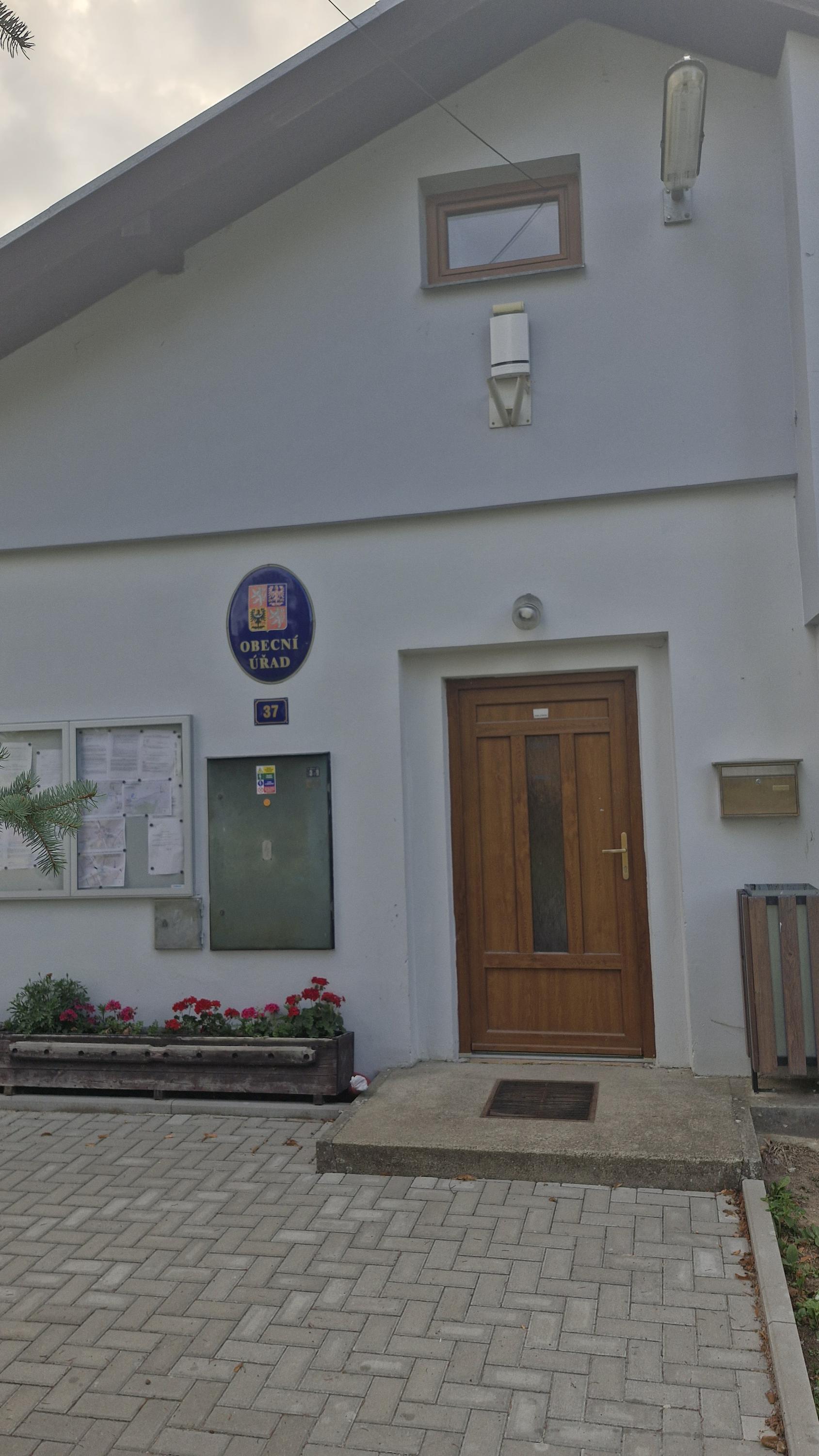 Tušovice - obecní úřad foto 2