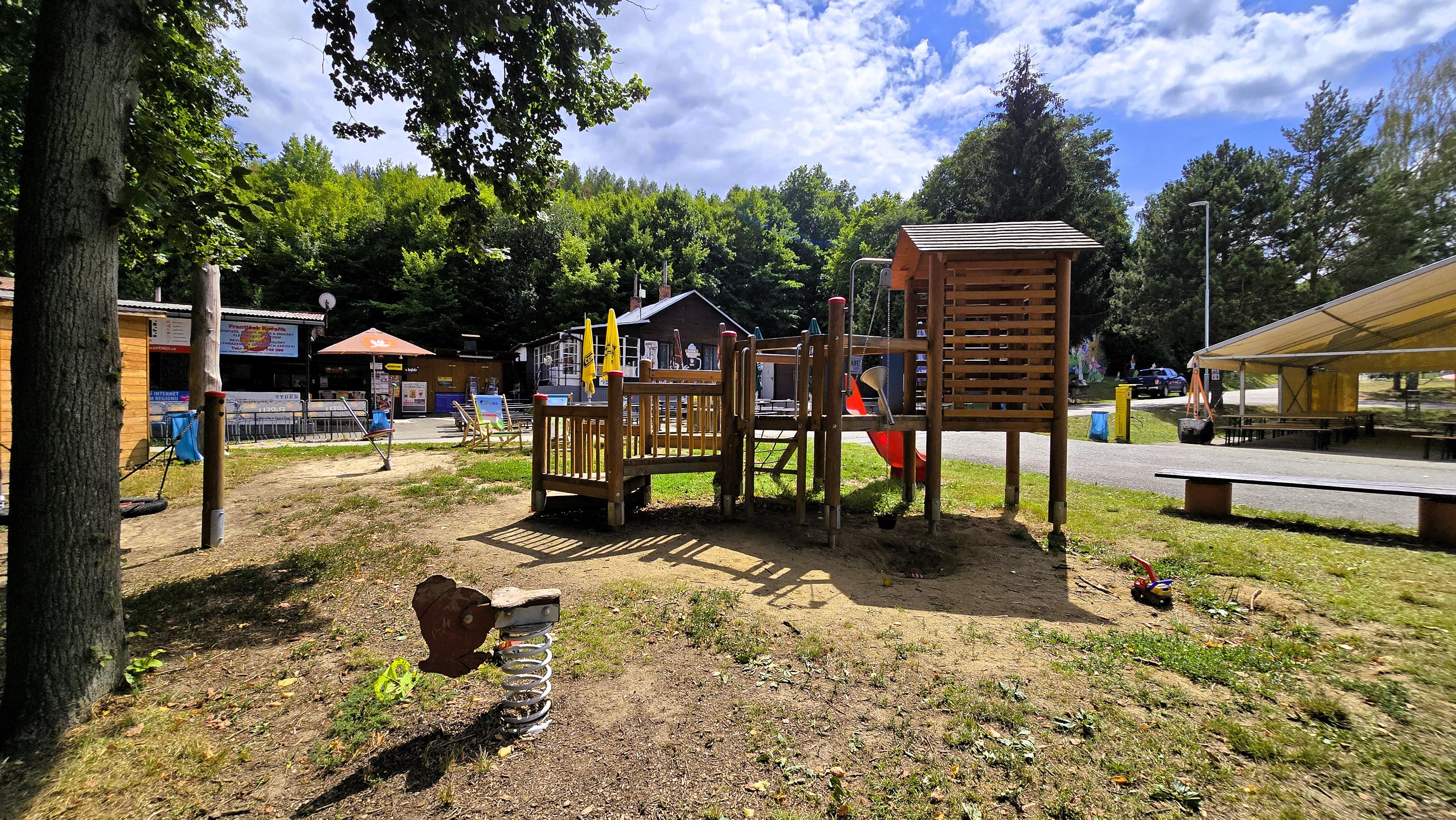 Camp Žralok foto 2