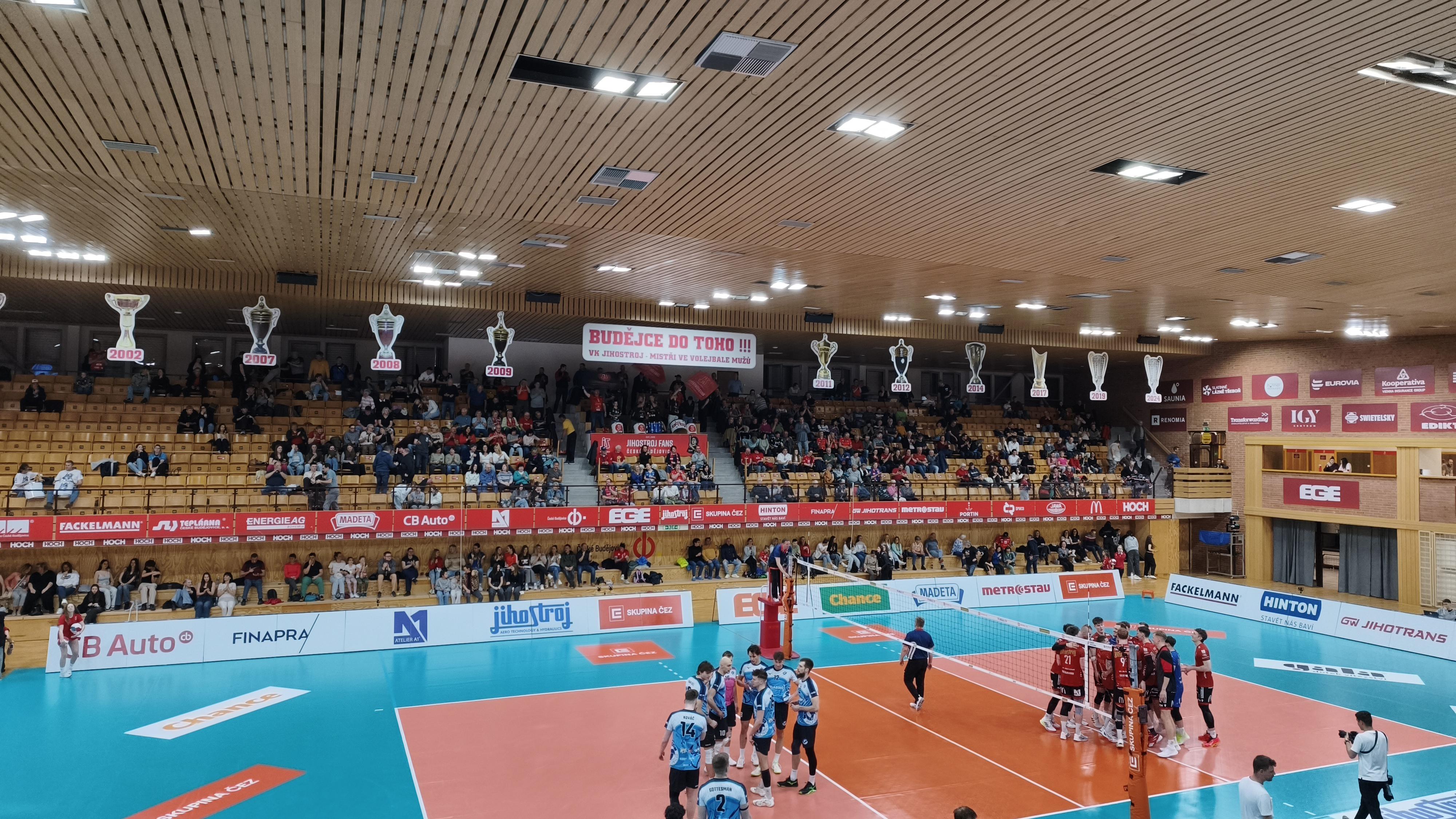 Sportovní zařízení města České Budějovice - Sportovní hala foto 4