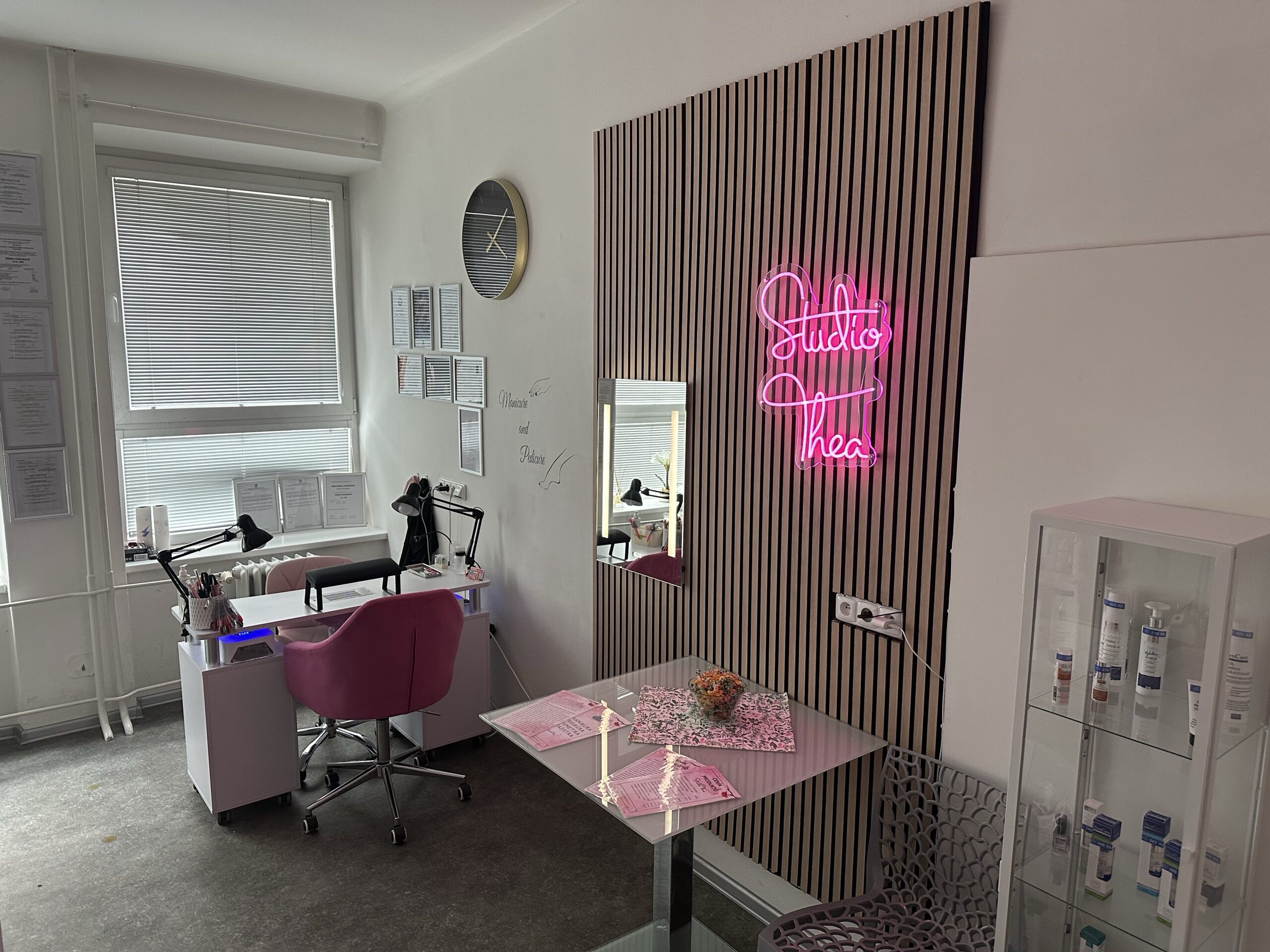 Studio Thea - Přístrojová kosmetika, manikúra, pedikúra foto 4