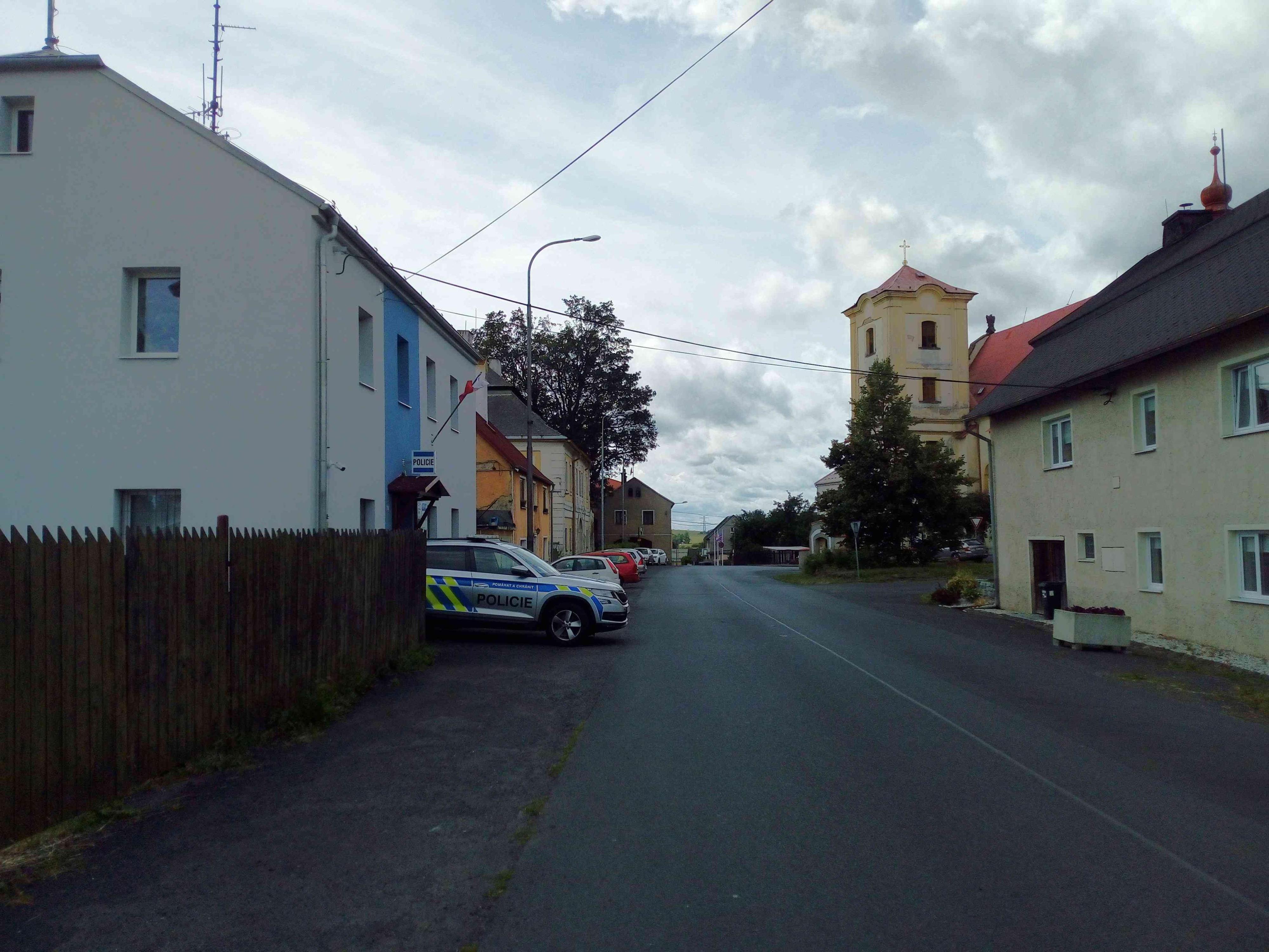 Policie ČR - Obvodní oddělení Bochov foto 2