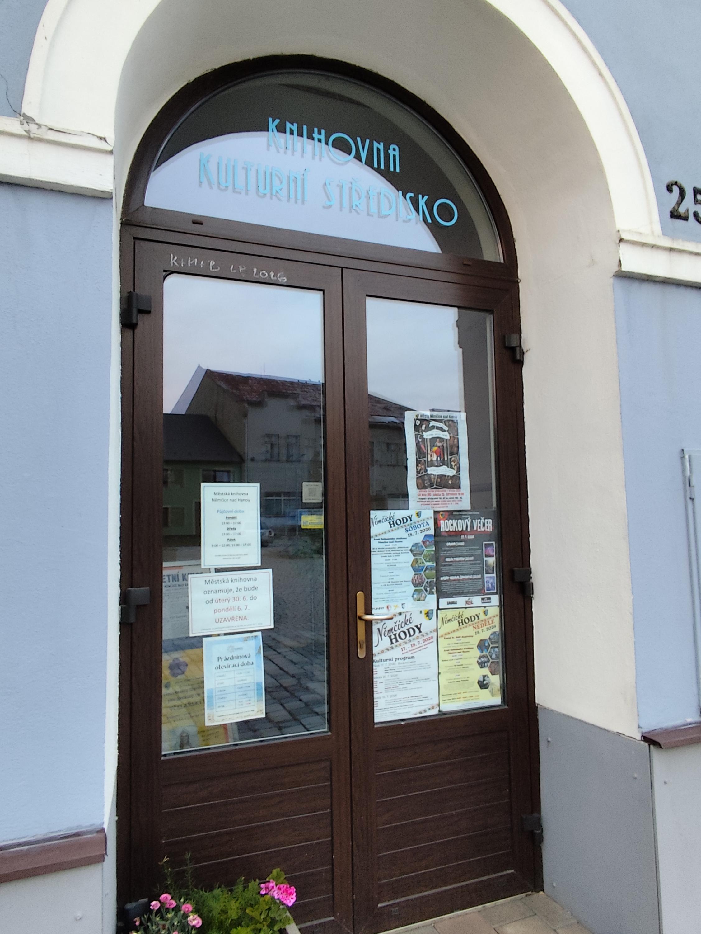 Městská knihovna Němčice nad Hanou foto 2