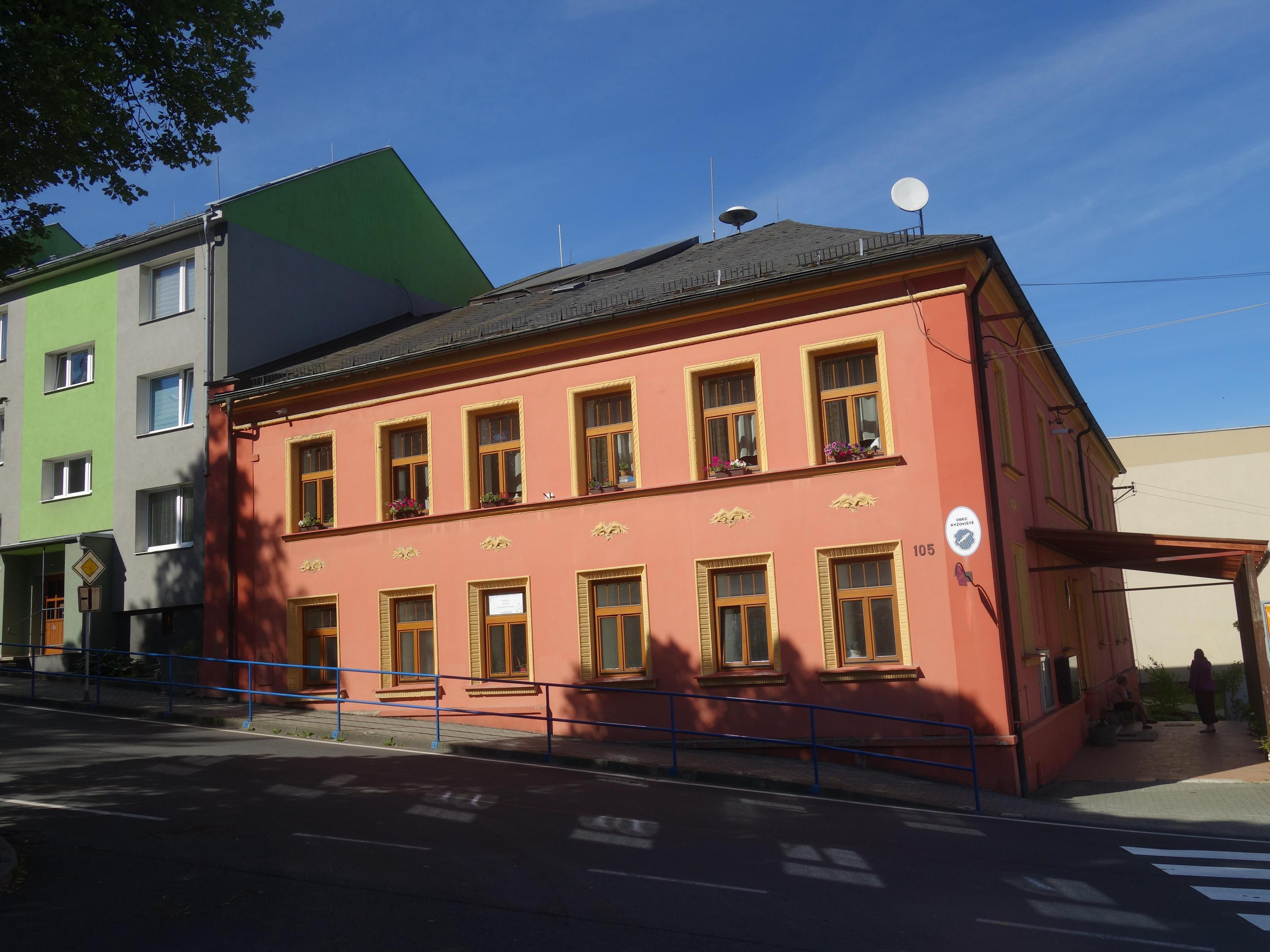 Ryžoviště - obecní úřad foto 2