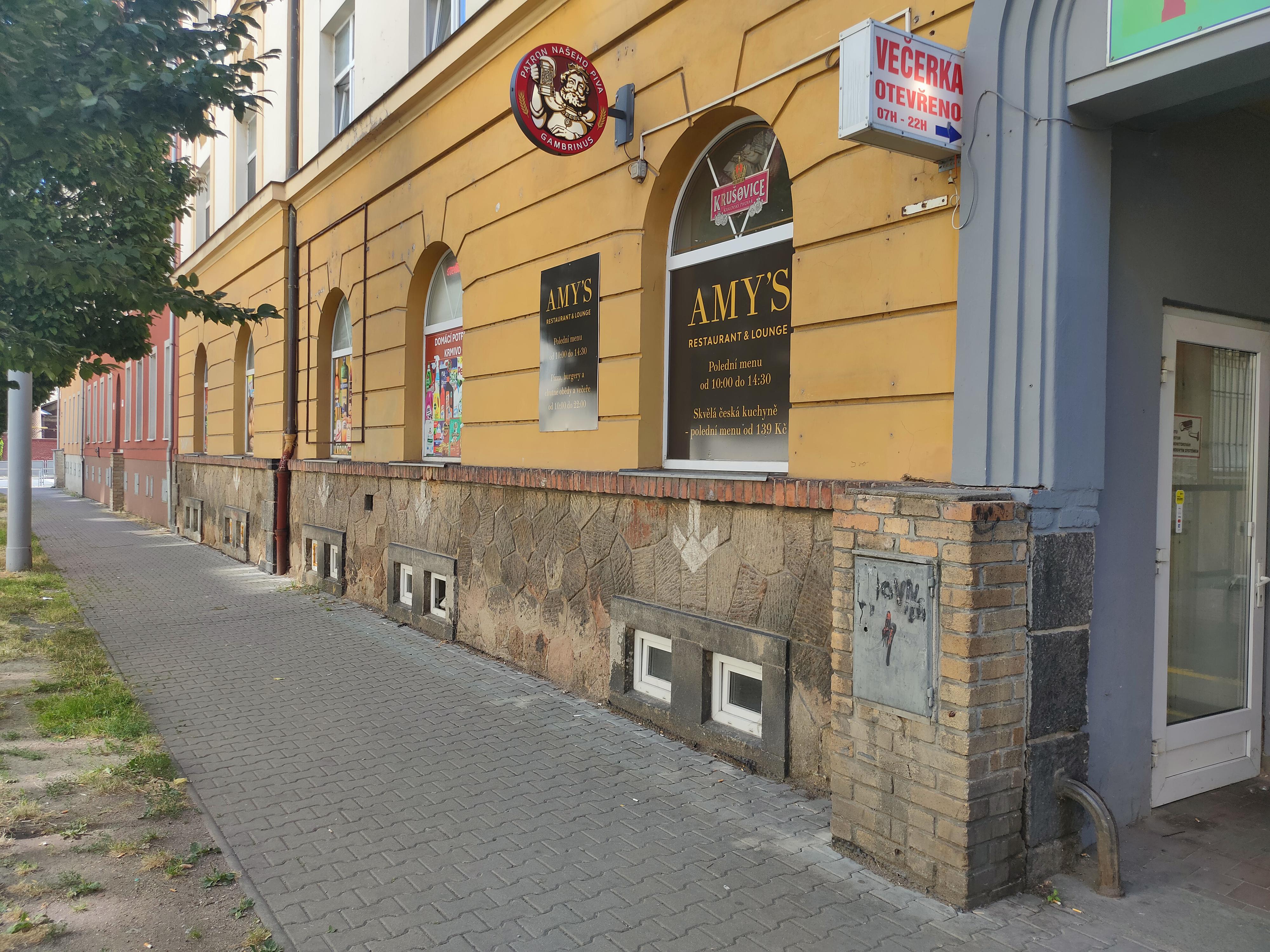 Amy's Restaurant & Lounge