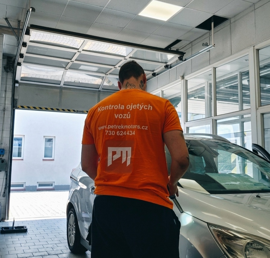 Petrek Motors