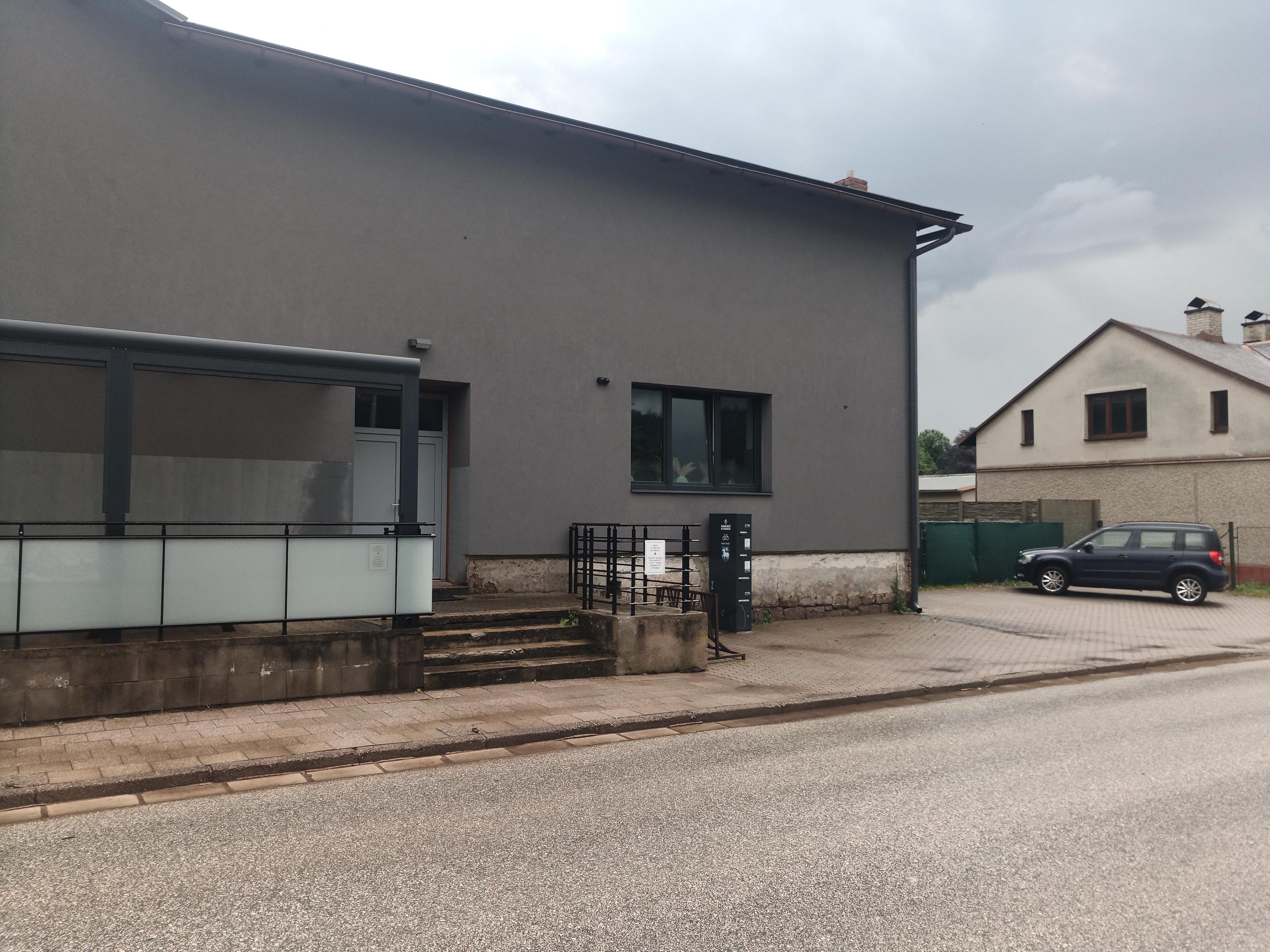 Nabíjecí stanice pro elektrokola a mobilní zařízení foto 5