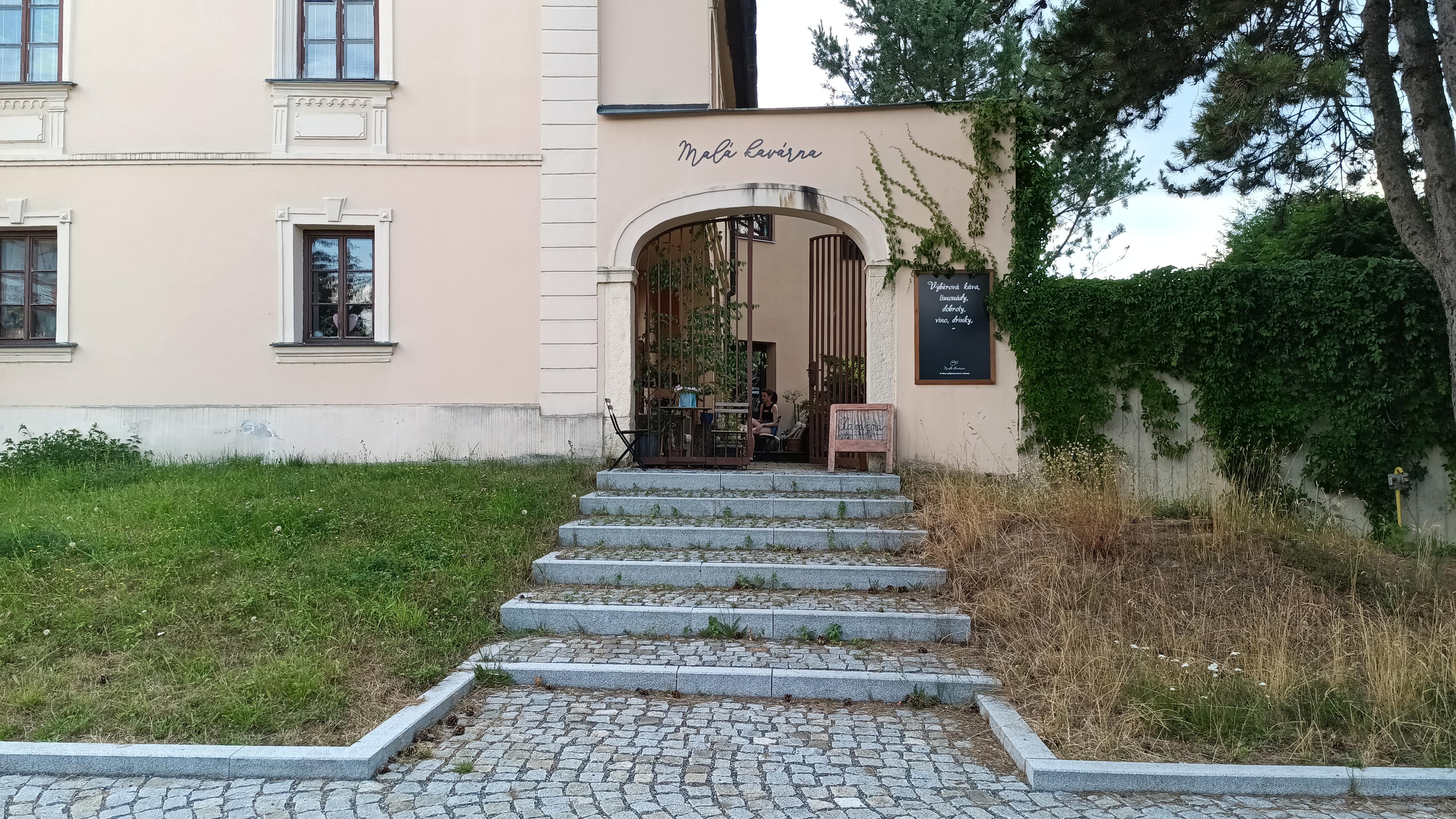 Malá kavárna
