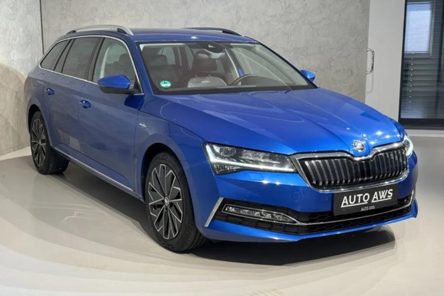 LÉTO VOLÁ...Škoda Superb | automat | ELEKTRO