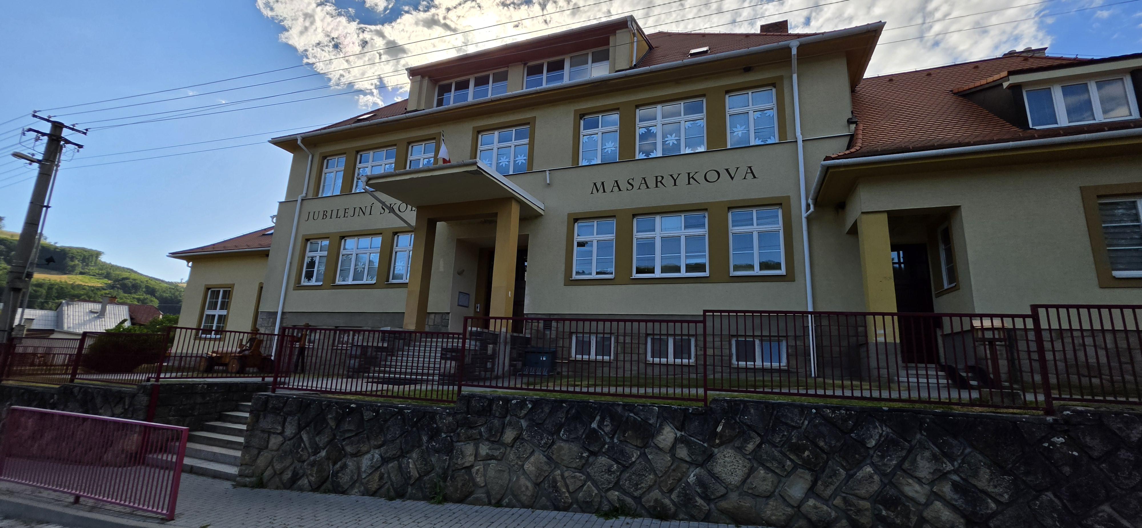 Jubilejní ZŠ T. G. Masaryka a MŠ Rusava