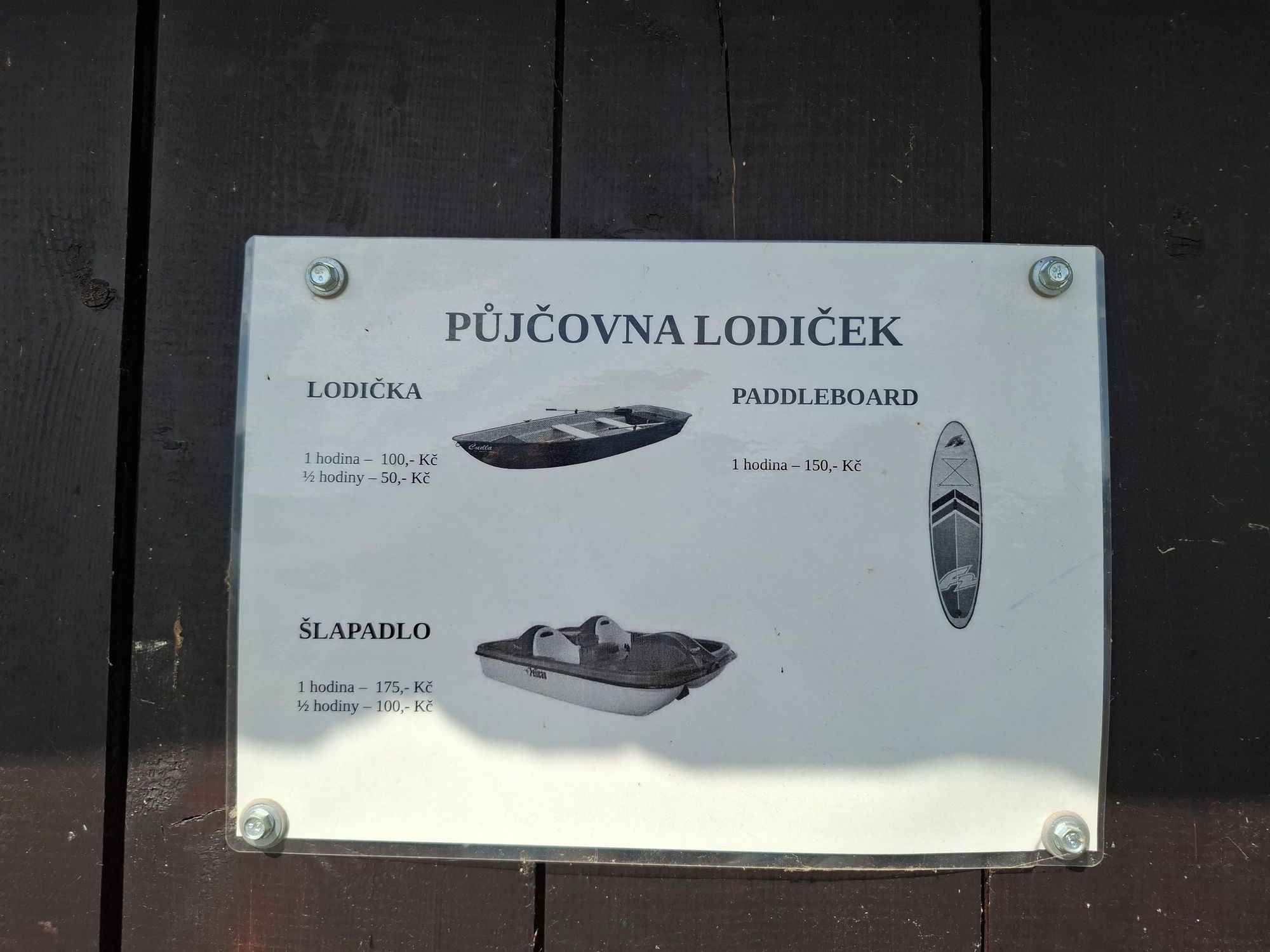 Kemp Milov - Půjčovna sportovního náčiní foto 2