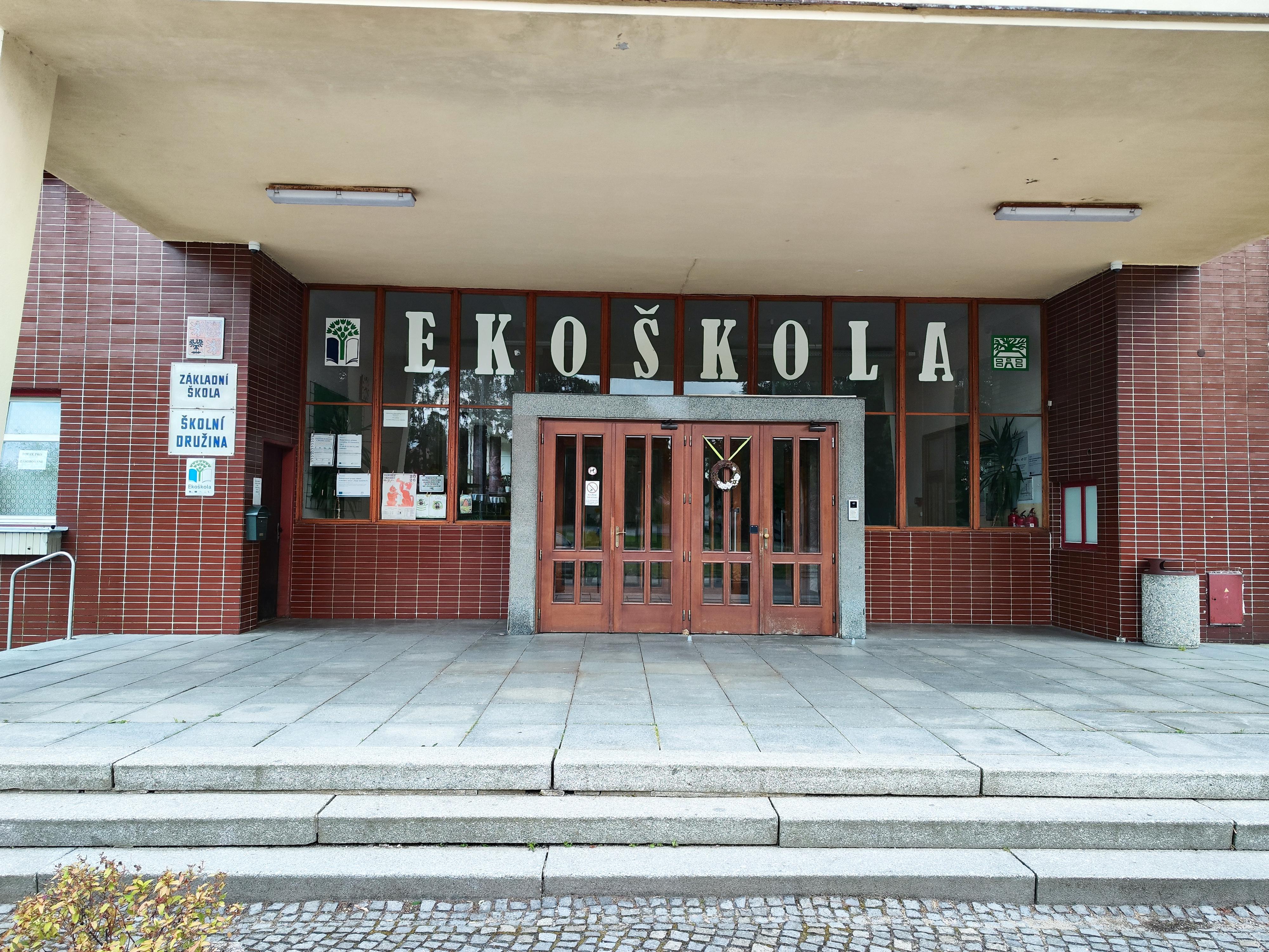 Základní škola a Mateřská škola Černovice